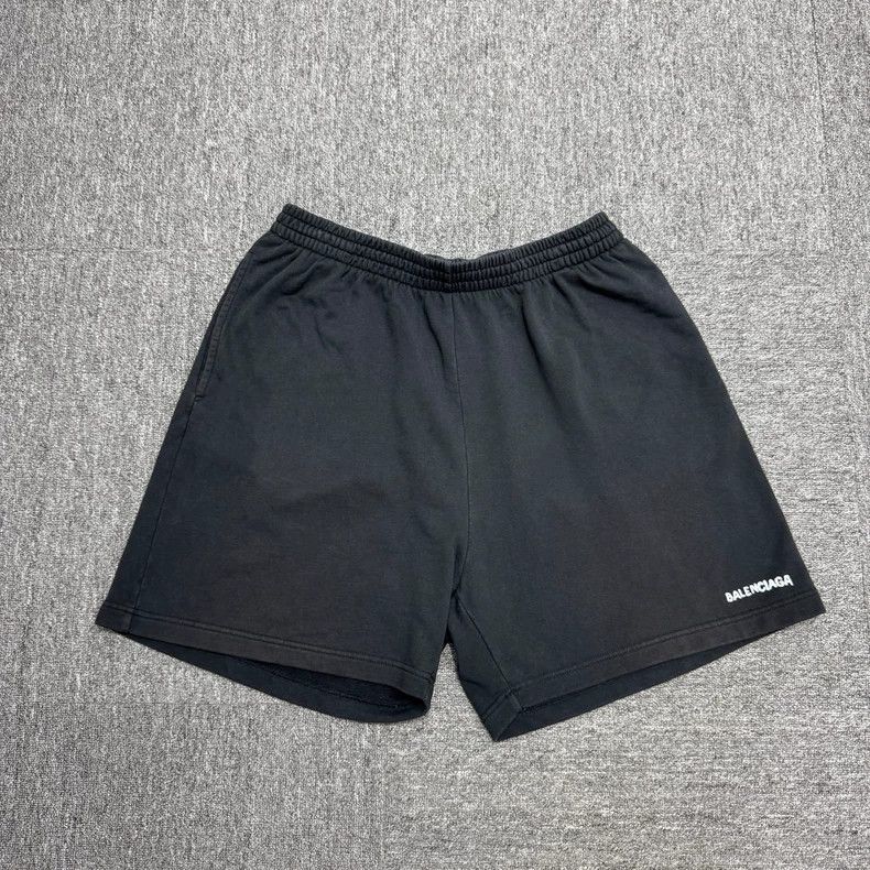 Balenciaga Balenciaga size M Letter logo printed shorts Size US 27 - 1 Thumbnail