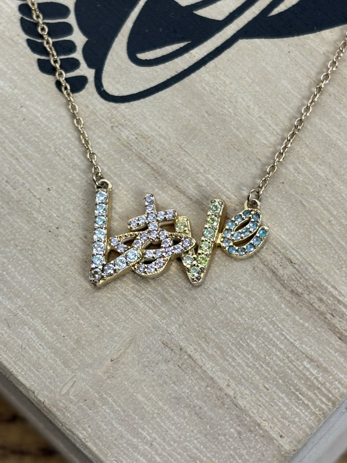 Vivienne Westwood Vivienne Westwood Love Inscription Pendant Necklace Gold Size ONE SIZE - 1 Thumbnail