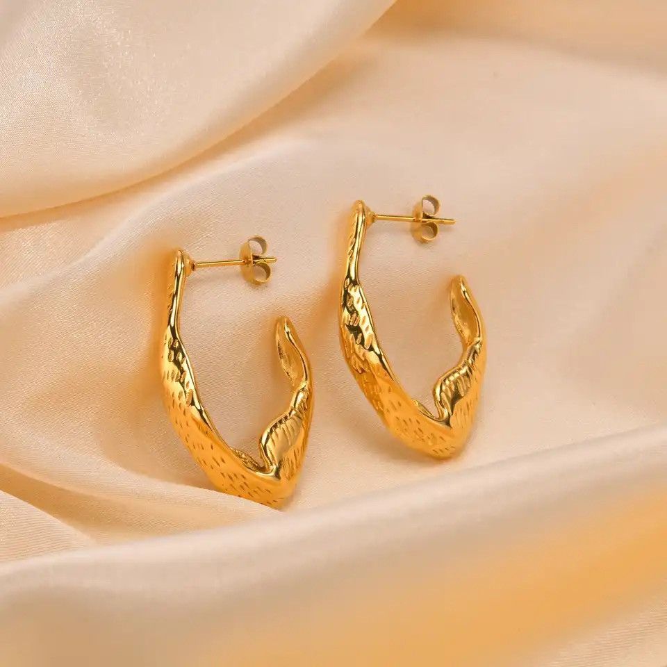 Other Trendy V Shaped Hoop Earrings Size ONE SIZE - 1 Thumbnail