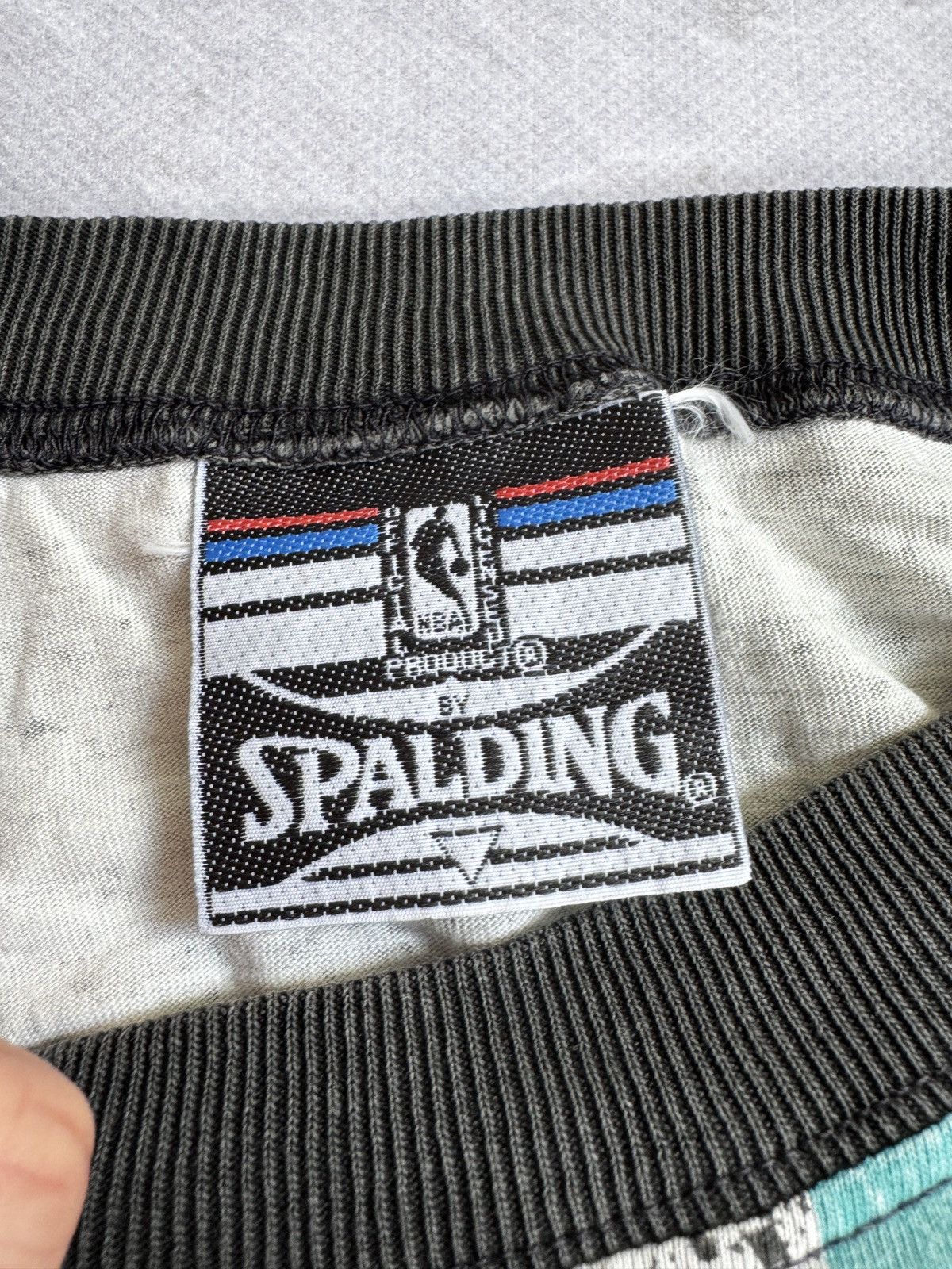 Spalding Vintage Spalding Charlotte Hornets T-Shirt 90s Size US XL / EU 56 / 4 - 3 Thumbnail