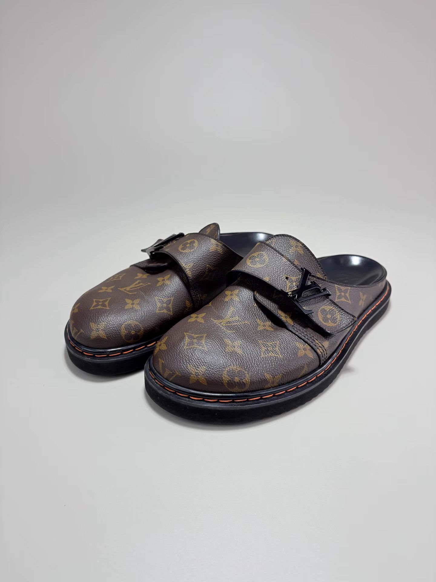 Louis Vuitton LOUIS VUITTON Monogram Logo Birkenstock-style Sandals K1 Size US 7 / EU 40 - 1 Thumbnail