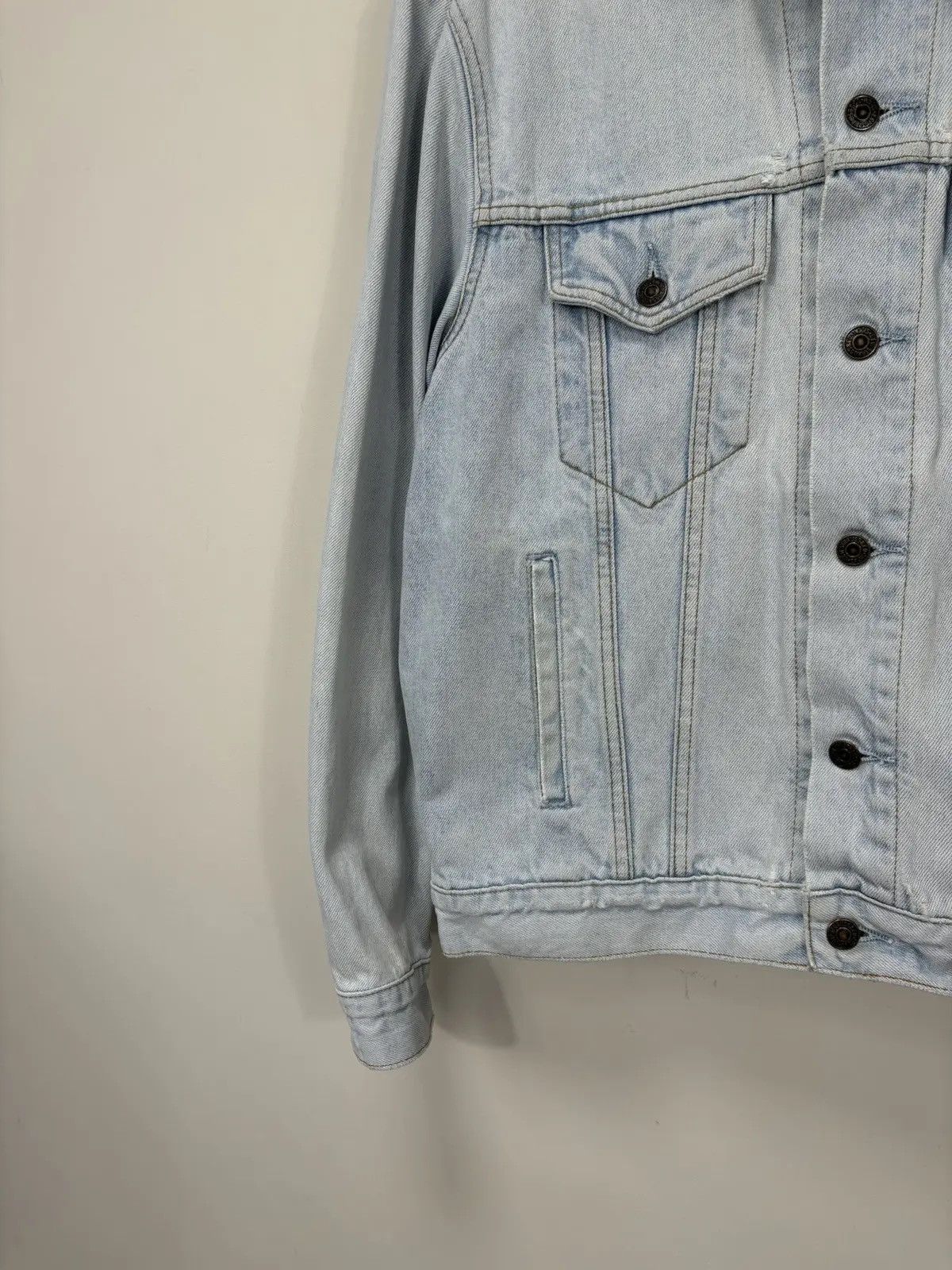 Levi's × Vintage Vintage 90s Levi’s USA Faded Light Blue Hype Denim Jacket Size US M / EU 48-50 / 2 - 9 Thumbnail