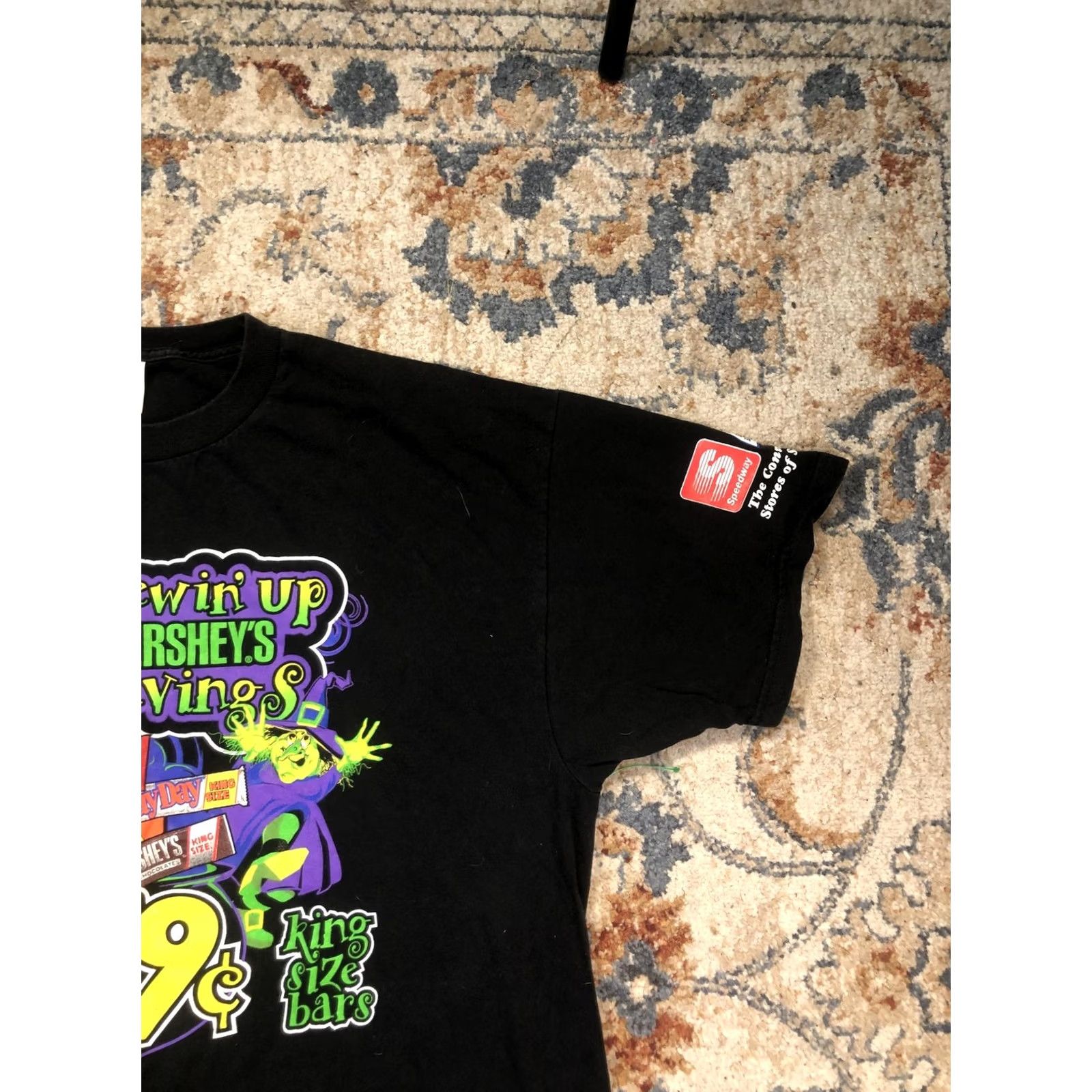 Delta VINTAGE Hershey Shirt Mens 2XL Black Brewin Up Savings Graphic Tee 1999 US Made Candy Halloween 90s Mens Shirt Size US XXL / EU 58 / 5 - 4 Thumbnail