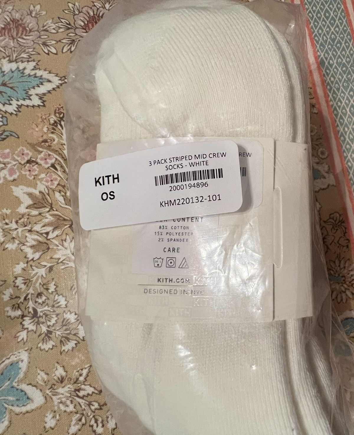 Kith Kith 3-Pack Striped Mid Crew White Socks Embroidered Logo Size ONE SIZE - 8 Thumbnail