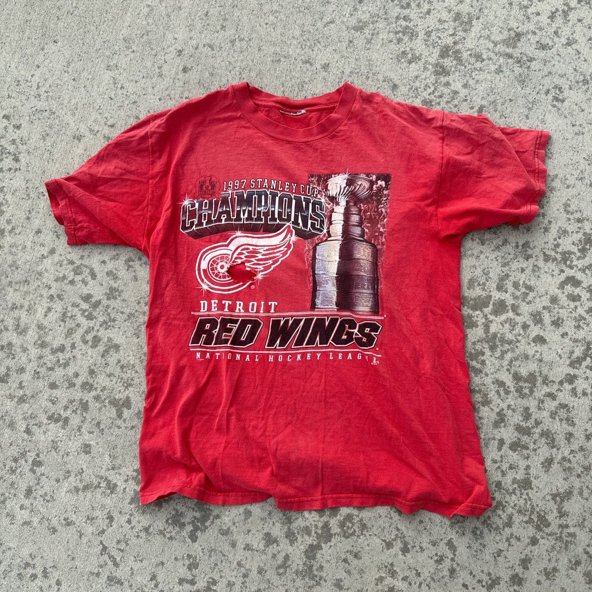 Hook-Ups × NHL × Vintage 1997 Detroit Red Wings Stanley Cup Champions Tee XL Vintage Size US XL / EU 56 / 4 - 1 Thumbnail