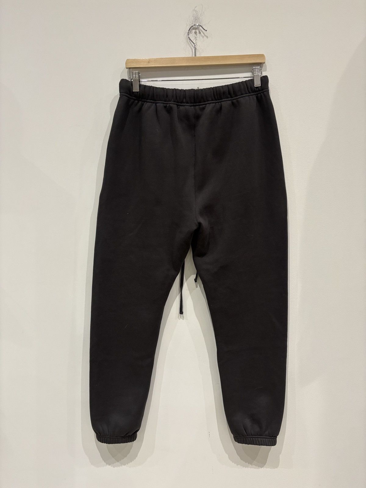 Fear of God Fear of God Essentials Sweatpants Iron Size US 32 / EU 48 - 4 Thumbnail
