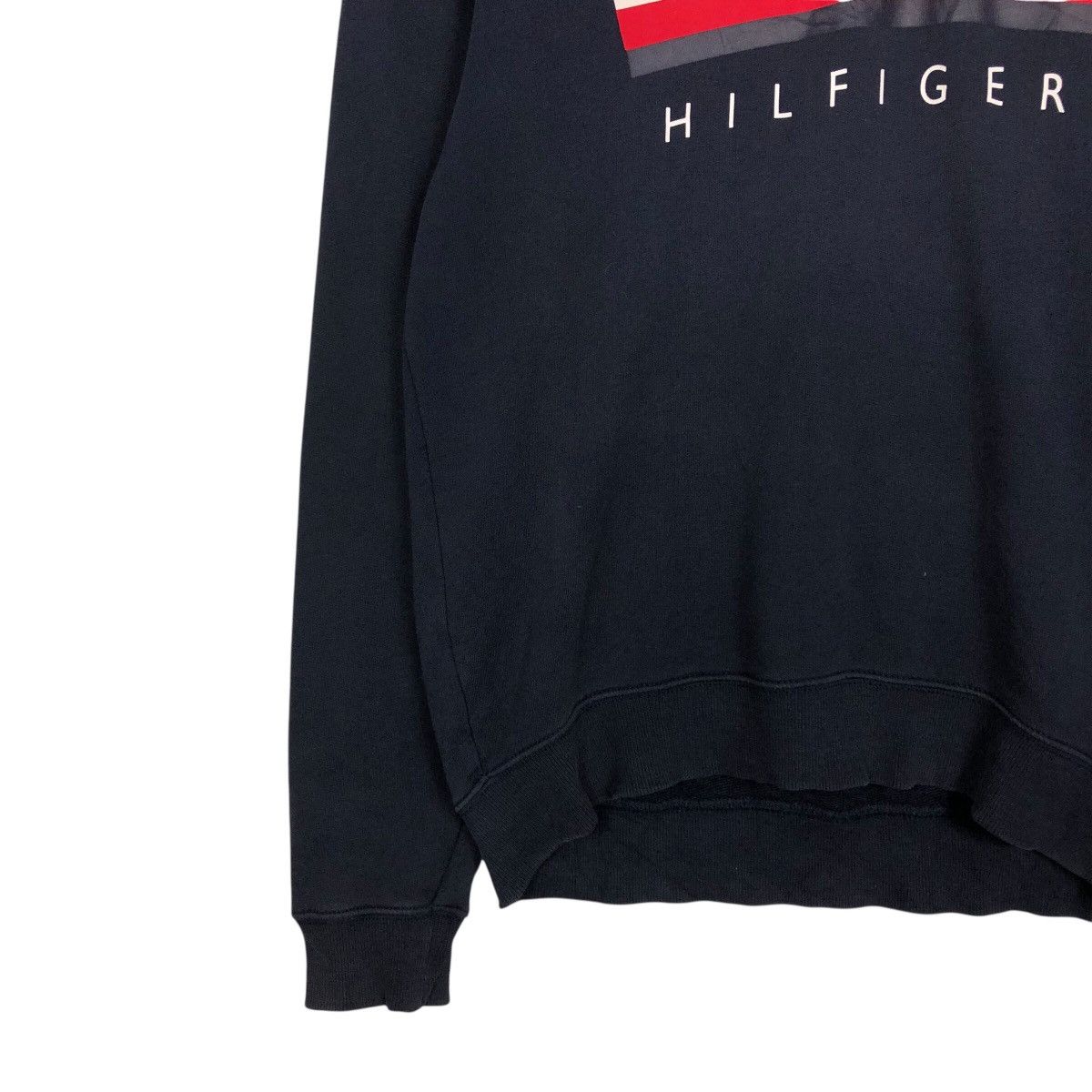 Japanese Brand Tommy Hilfiger Embroidered Flag Stripe Crewneck – Navy Size US M / EU 48-50 / 2 - 5 Thumbnail