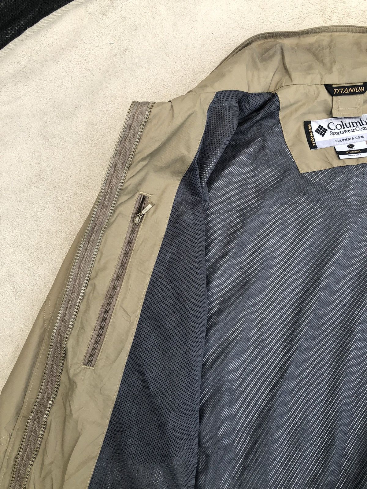 Columbia × Vintage Vintage Columbia Titanium Outdoor Jacket Size US L / EU 52-54 / 3 - 14 Thumbnail