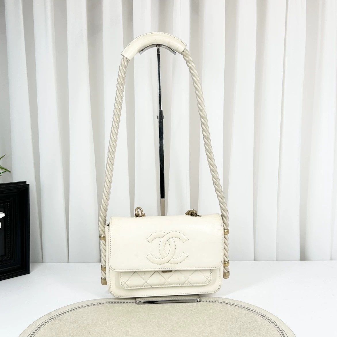 Chanel Pre-loved Bag Very good condition Size ONE SIZE - 1 Thumbnail