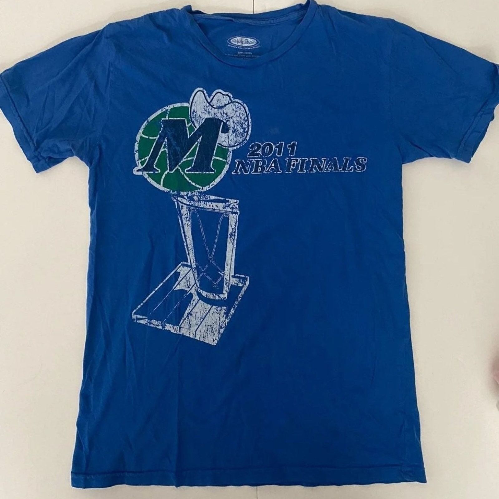 Majestic Dallas Mavericks 2011 championship vintage tee Luka Doncic Size US S / EU 44-46 / 1 - 1 Thumbnail