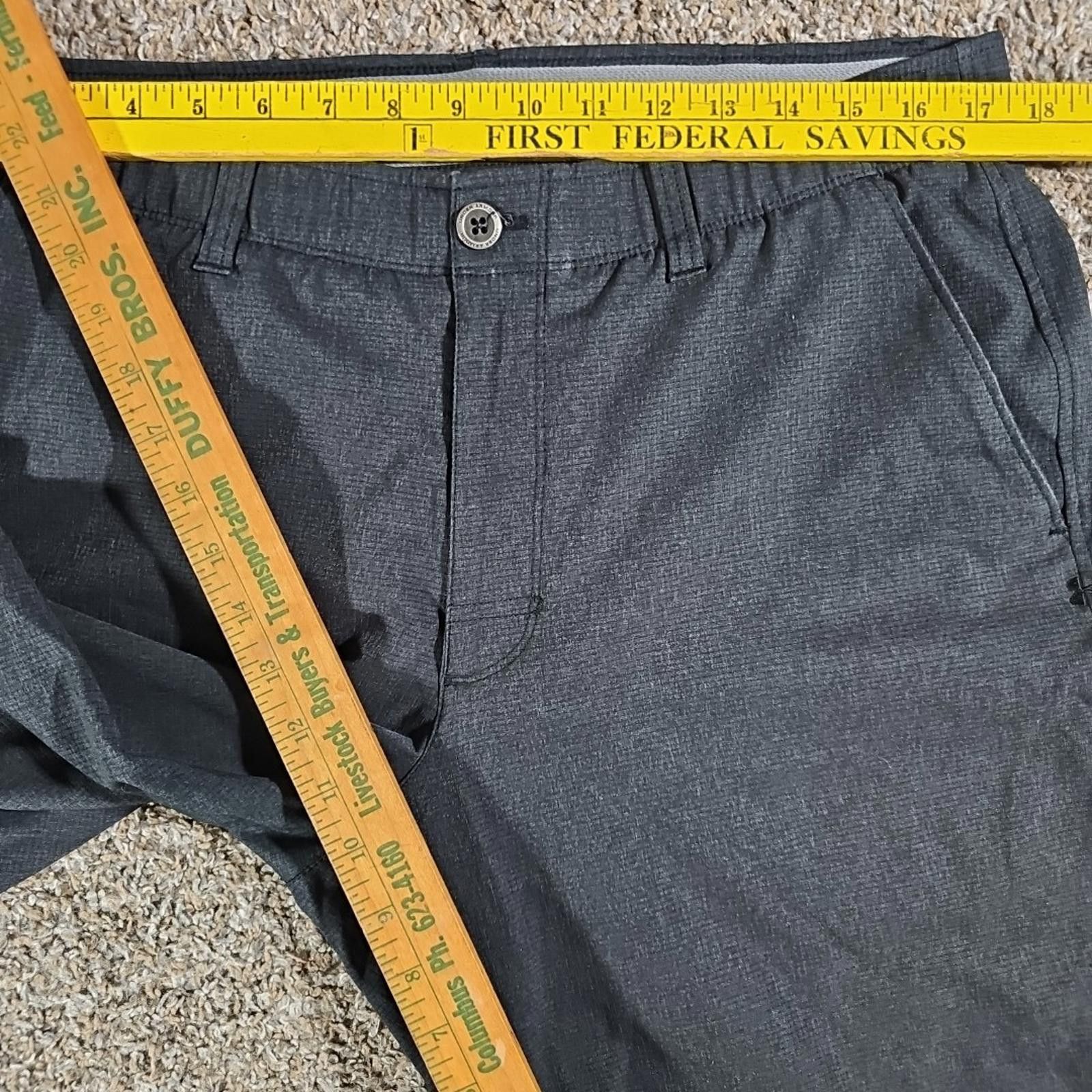 Under Armour Under Armour Golf Shorts Mens 36 Charcoal Gray HeatGear Size US 36 / EU 52 - 6 Thumbnail
