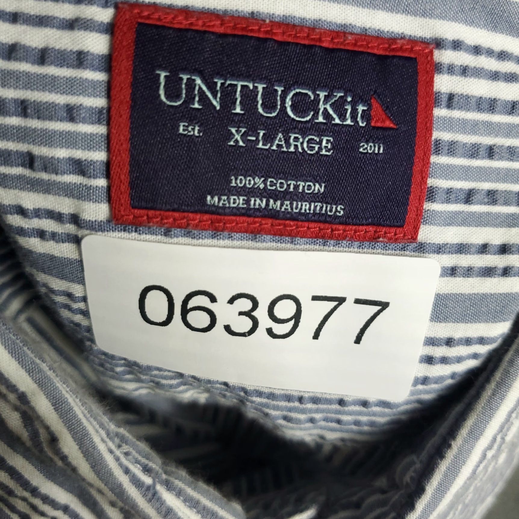 UNTUCKit UNTUCKit Blue Striped Button-Up Shirt Men's XL Short Sleeve Seersucker Size US XL / EU 56 / 4 - 6 Thumbnail