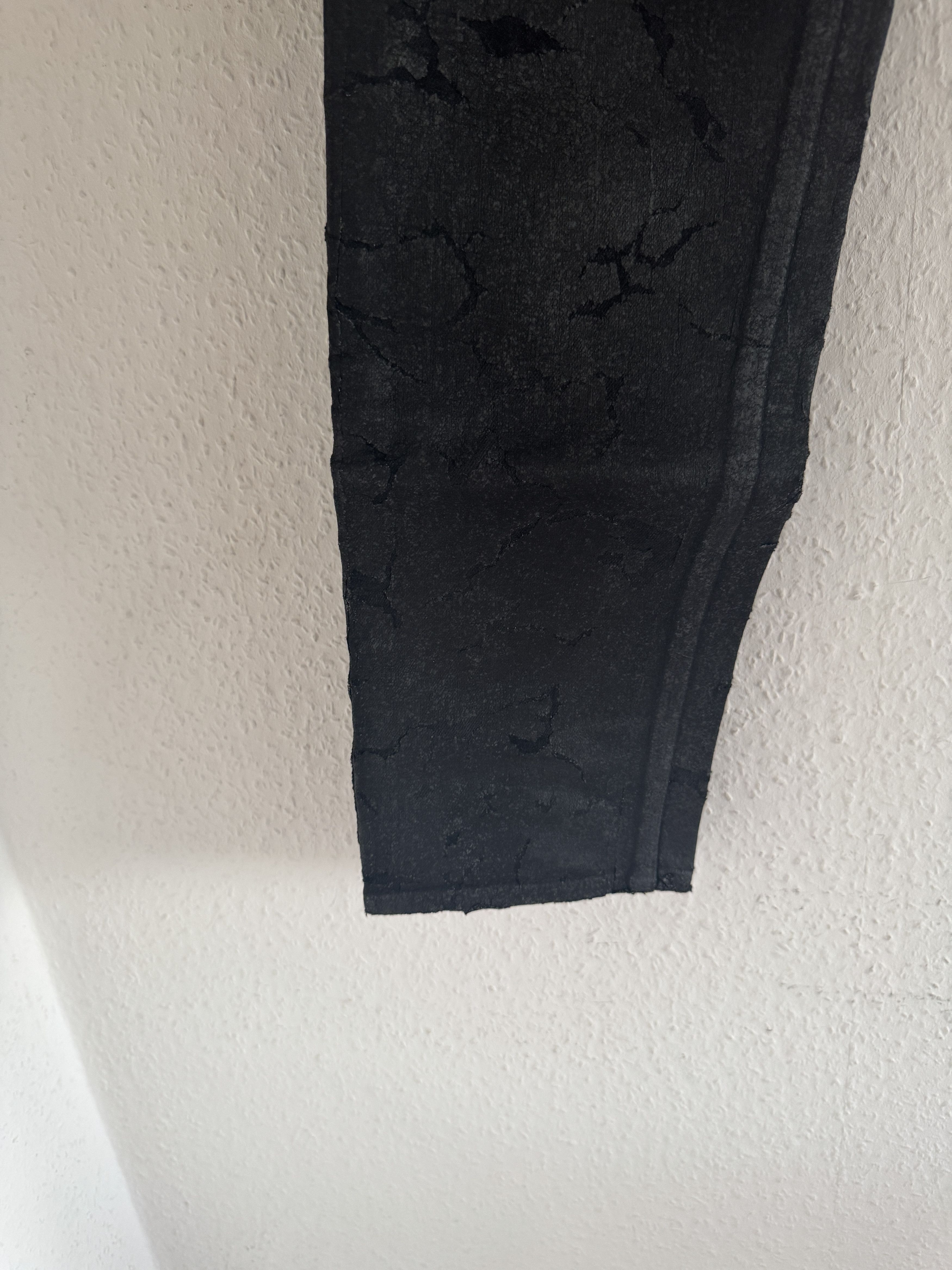 Cracked Paint Slim-Fit Denim Pants – Black