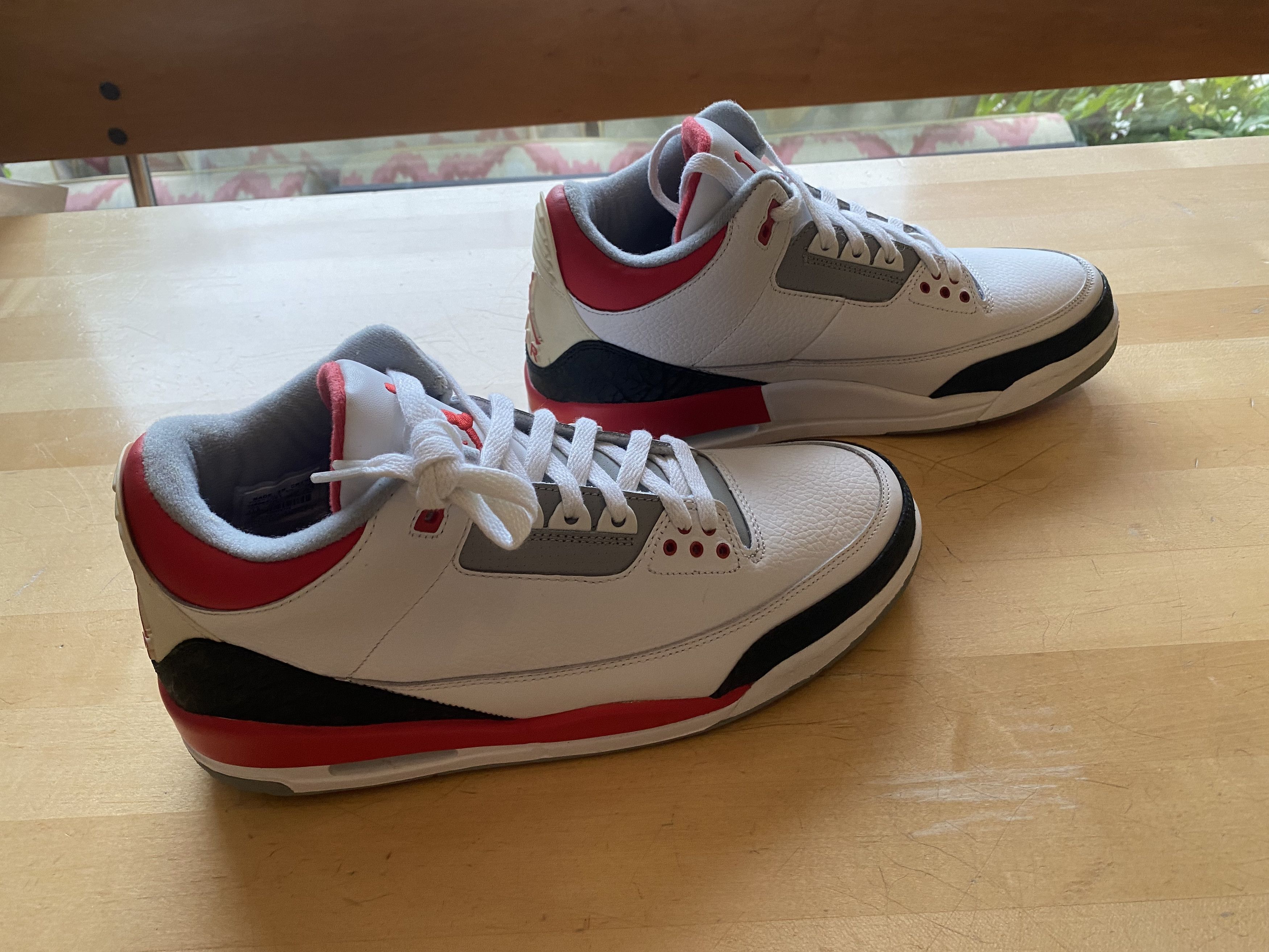 Jordan Brand Air Jordan 3 Retro Fire Red Size US 11.5 / EU 44-45 - 2 Thumbnail