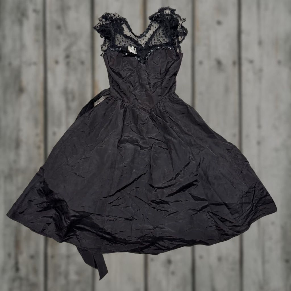 black gunne sax dress Vintage 80s Gunne Sax Women's Cream Strapless Formal Satin Dress Black
