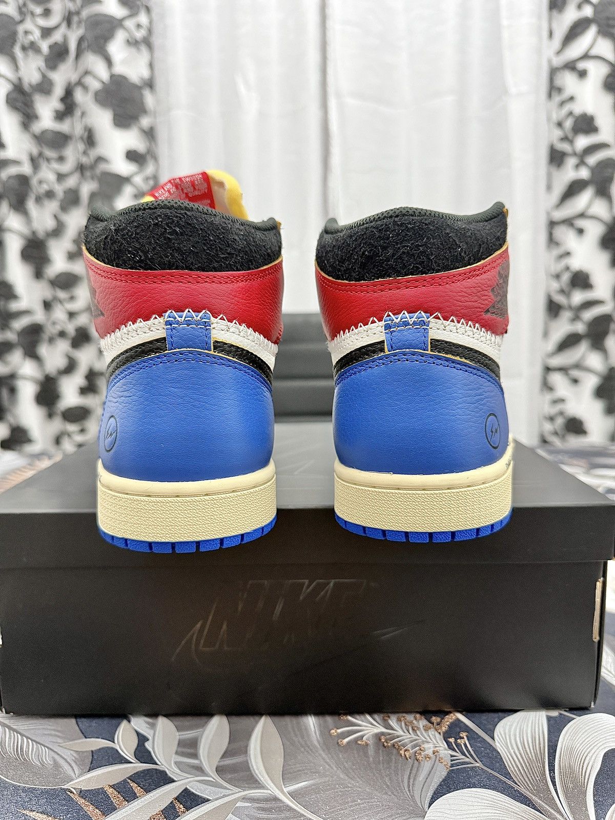 Jordan Brand × Union LA Jordan 1 Union LA x Fragment Varsity Red US 6.5 Size US 6.5 / EU 39-40 - 6 Thumbnail