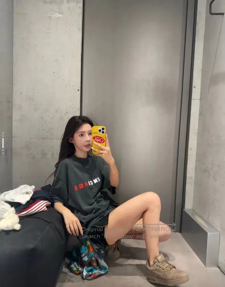 Balenciaga Balenciaga Gradient Color LOGO Big Destruction Plain Round Size US M / EU 48-50 / 2 - 8 Thumbnail