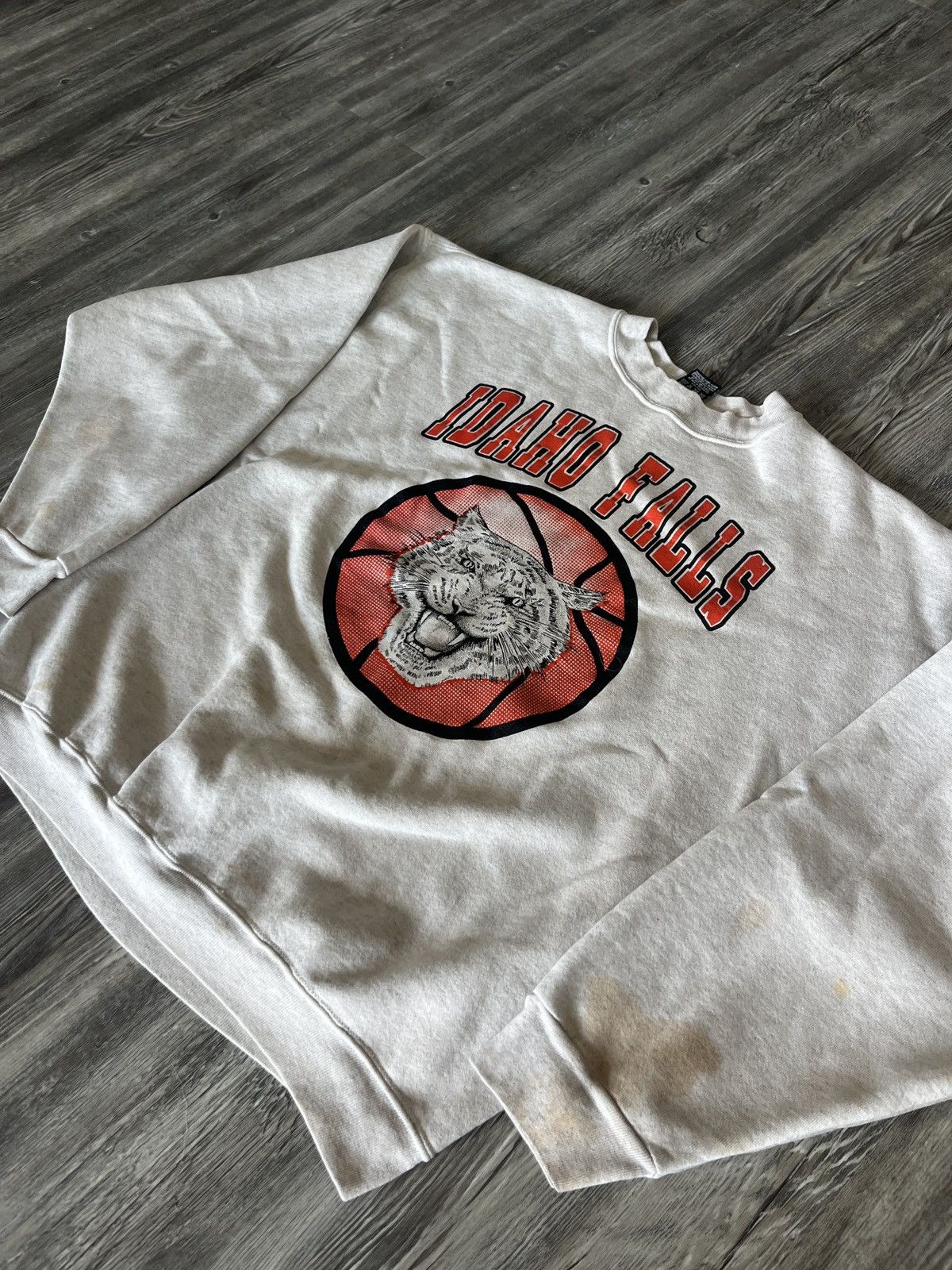 Vintage Vintage 90's Idaho Falls Tiger's Basketball Crew Neck Size US XL / EU 56 / 4 - 2 Thumbnail