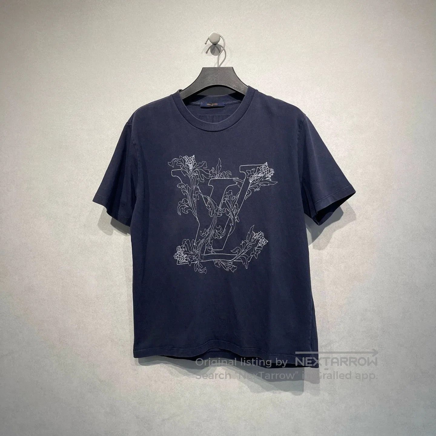 Louis Vuitton Louis Vuitton Floral Logo Embroidered Tee. Size US XL / EU 56 / 4 - 1 Thumbnail