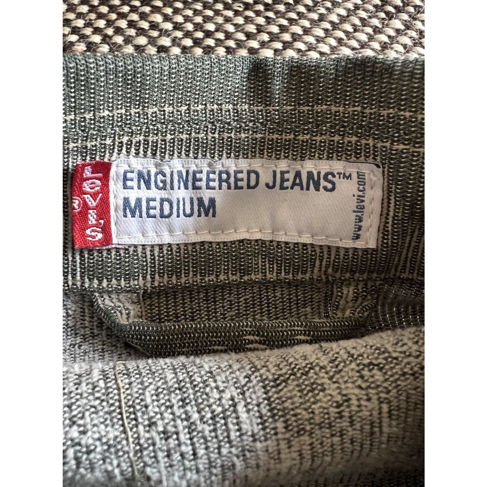 Levi's VINTAGE Levi's Engineered Jacket M Levi's Engineered Corduroy Trucker 38" Chest 2 Front Pockets Twisted 2001 USA Mens Green Brown Denim/Green Jacket Size US M / EU 48-50 / 2 - 6 Thumbnail