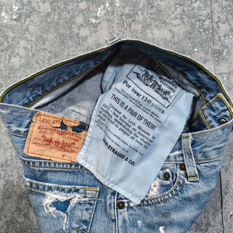 Levi's vintage trashed paint stained levis cut-off shorts Size 27" / US 4 / IT 40 - 6 Thumbnail