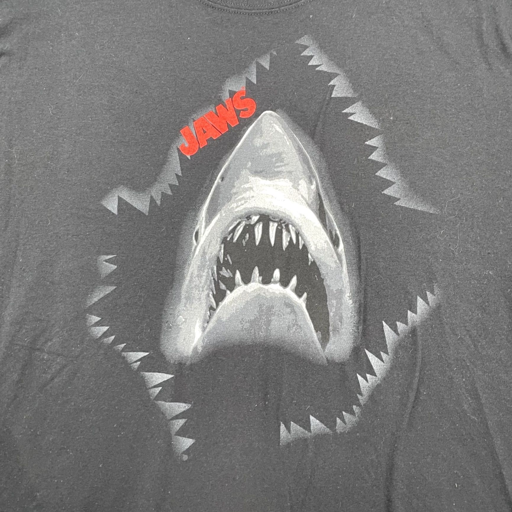 Vintage VINTAGE JAWS Movie T-Shirt Mens 2XL Black Shark Graphic Streetwear Y2K Ac 90s Movie Band Tee Mens Size US XXL / EU 58 / 5 - 3 Thumbnail