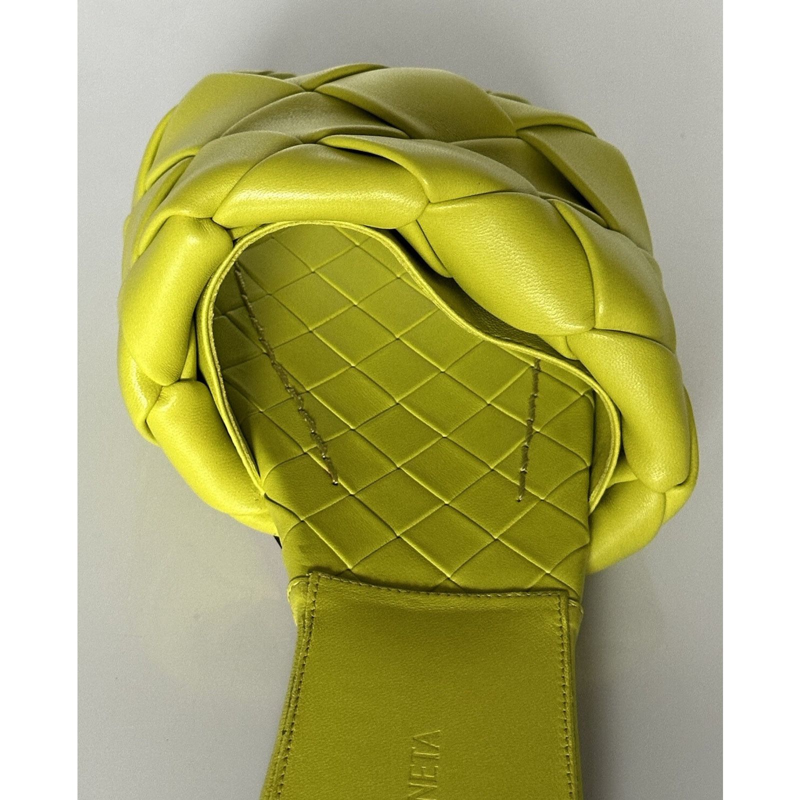 Bottega Veneta Bottega Veneta Yellow Lemon Flat Sandals 7 US (37) 608853 Size US 7 / IT 37 - 7 Thumbnail