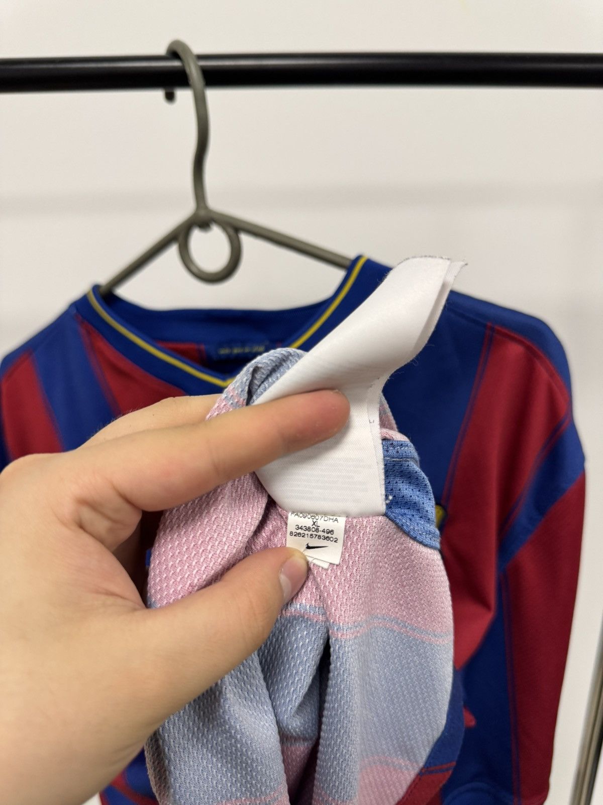 Nike Vintage Nike Barcelona Jersey 2009/2010 Home Football Shirt Size US XL / EU 56 / 4 - 14 Thumbnail