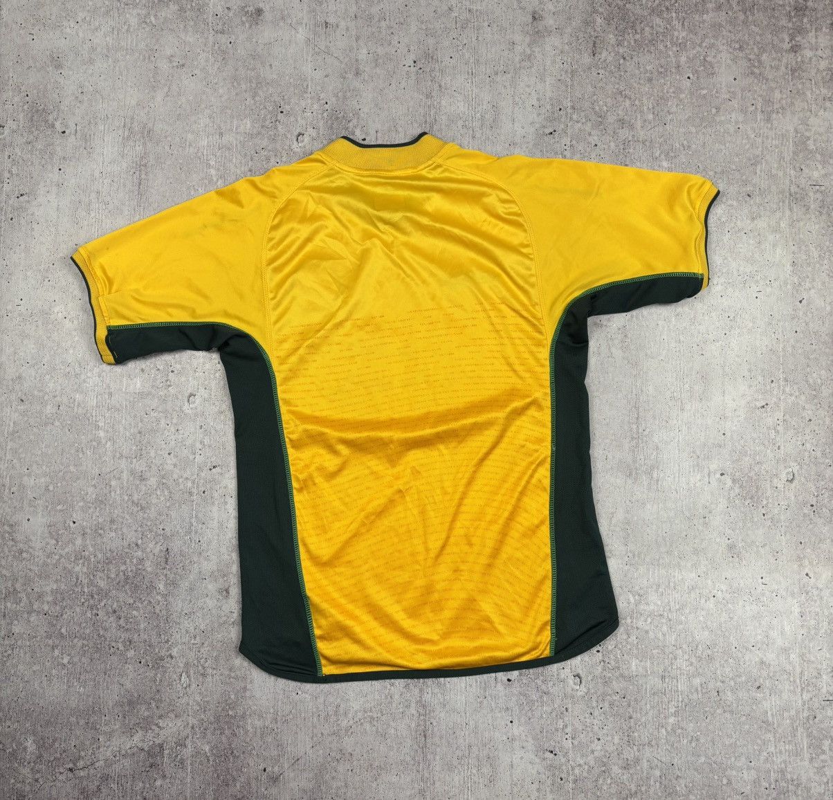 Umbro Umbro Celtic 2002-2003 soccer jersey size S Size US S / EU 44-46 / 1 - 6 Thumbnail