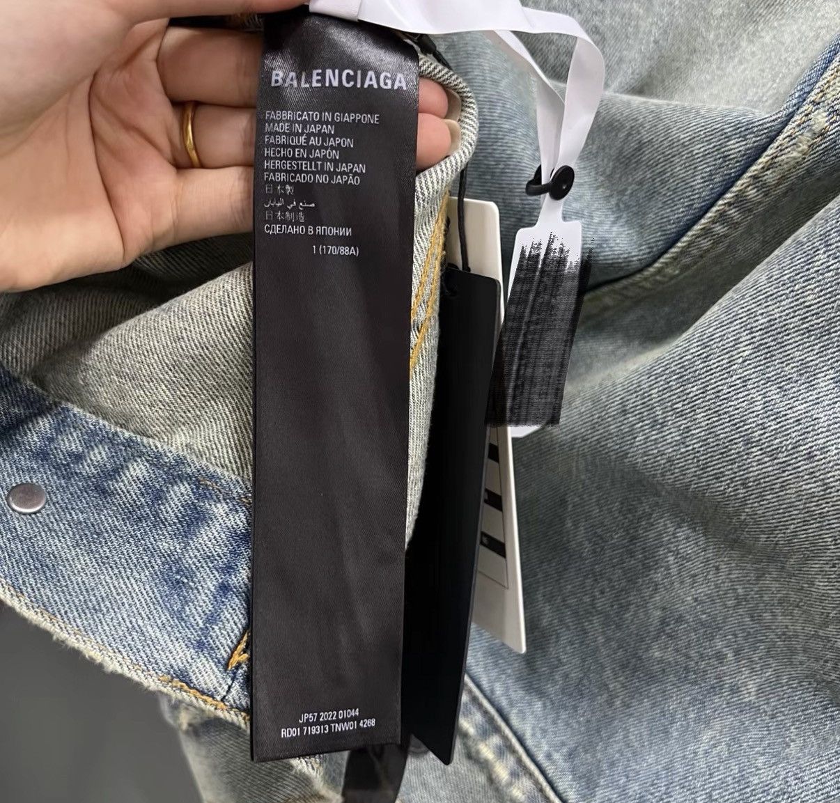 Balenciaga Balenciaga Color-block Asymmetrical Jeans J41 Size US 34 / EU 50 - 1 Thumbnail