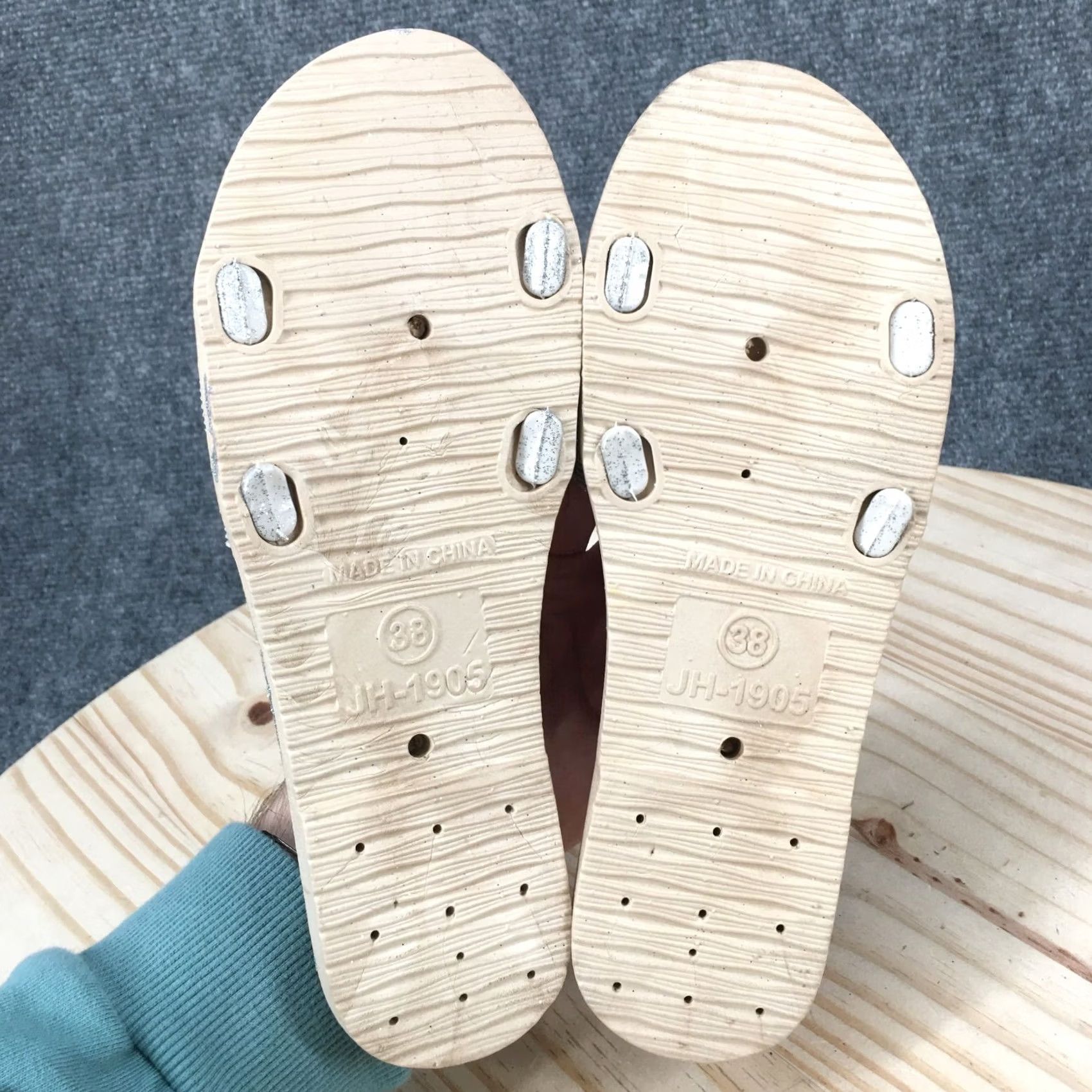 Vintage Cindy Claire Sandals Womens 38 Slide Flats Slip On CC Logo Silver Glitter NEW Size US 8 / IT 38 - 7 Thumbnail