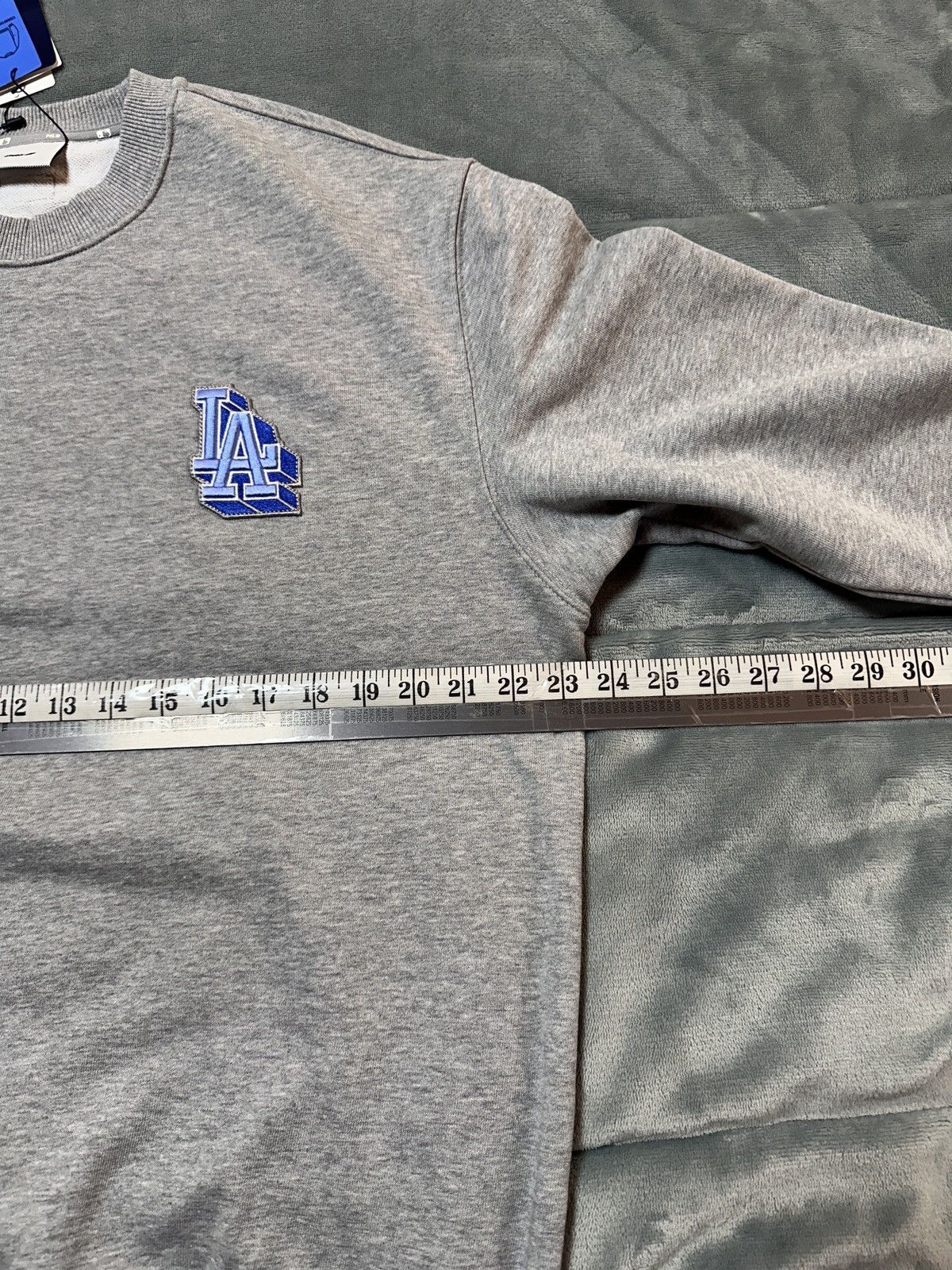 MLB New LA Dodgers graphic Crewneck Sweatshirt Size LARGE Size US L / EU 52-54 / 3 - 8 Thumbnail