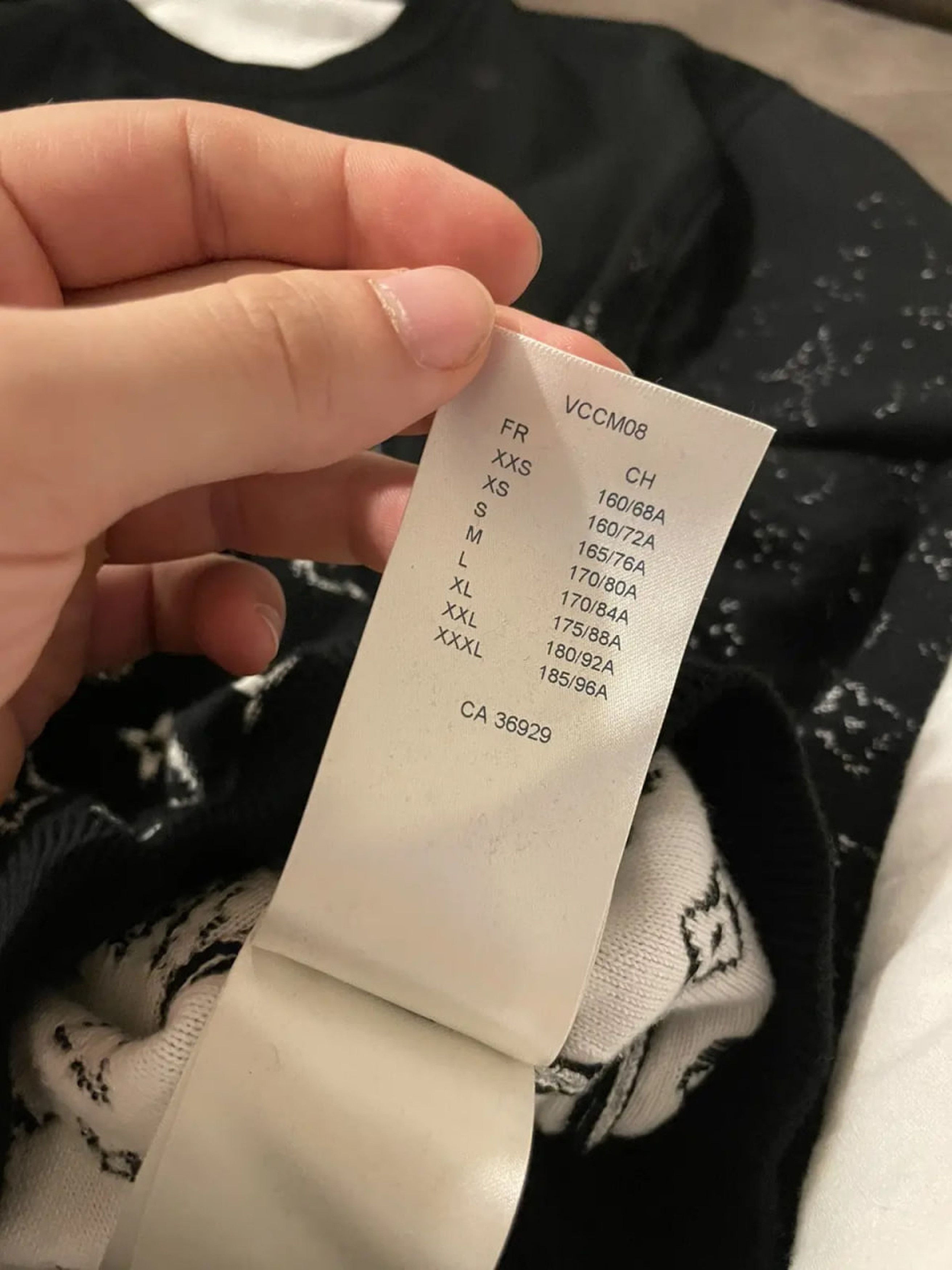 Louis Vuitton Louis Vuitton Black/White Gradient Monogram Sweater Size US L / EU 52-54 / 3 - 7 Thumbnail
