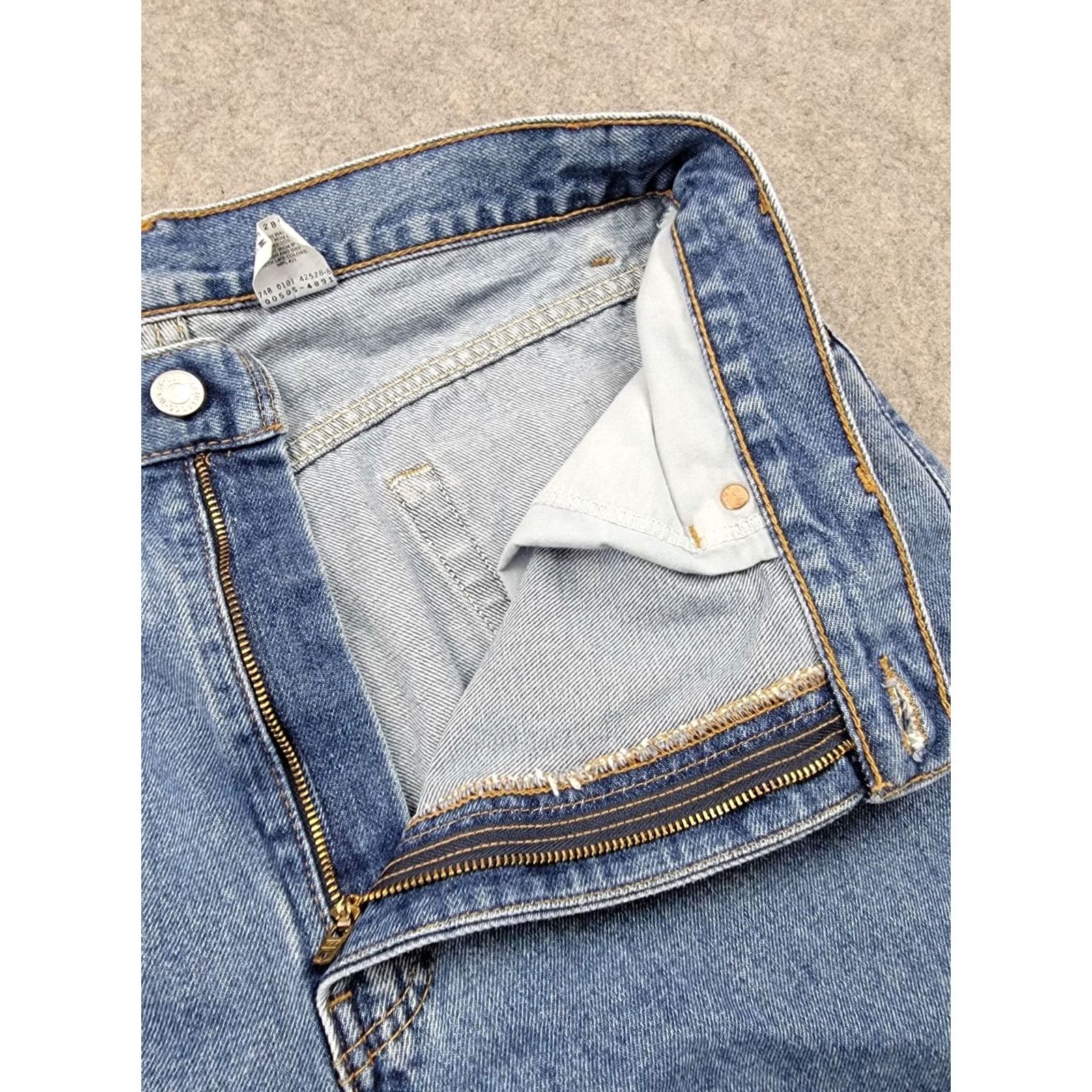 Levi's Levis 505 Jeans Mens 36x30 Blue Vintage 2000's Straight Regular Fit Regular 36 Jeans Blue Levi's 505 Mens Vintage Jeans USA Retro Hipster 2000s Boys? Size US 36 / EU 52 - 5 Thumbnail
