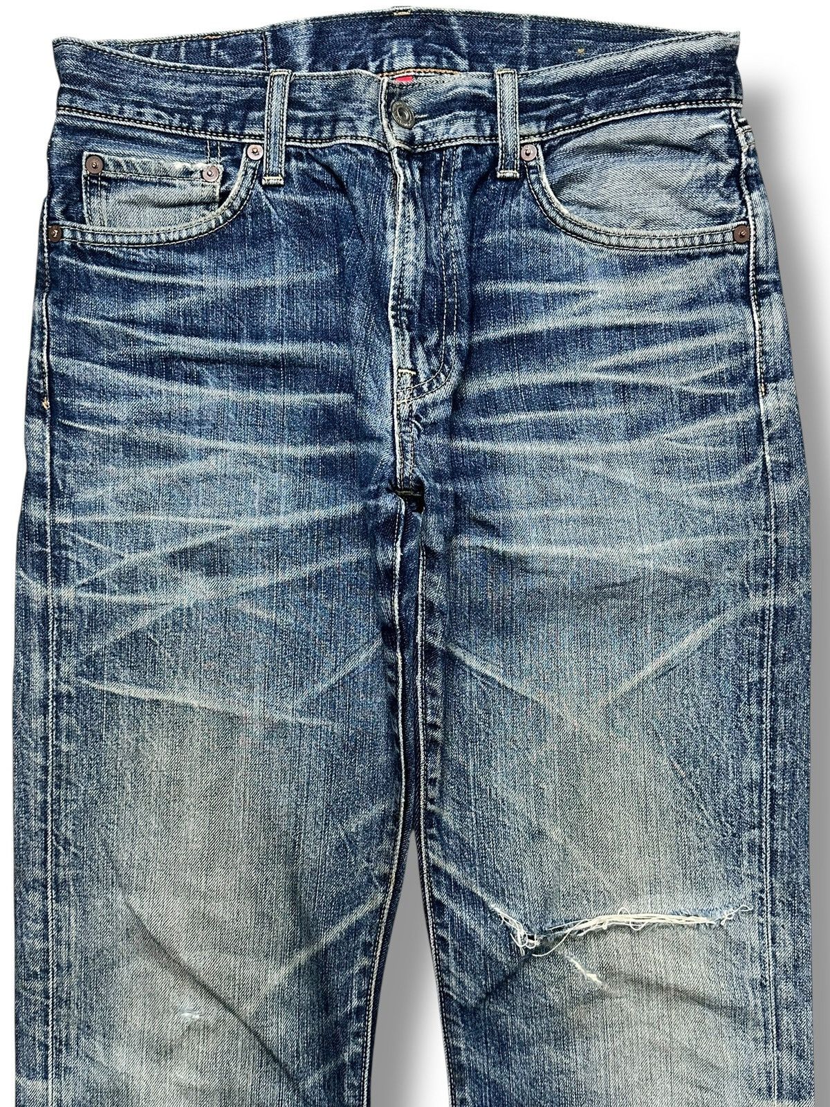 Uniqlo Vintage Uniqlo Distressed & Thunder Striked Vintage Looks Size US 32 / EU 48 - 2 Thumbnail