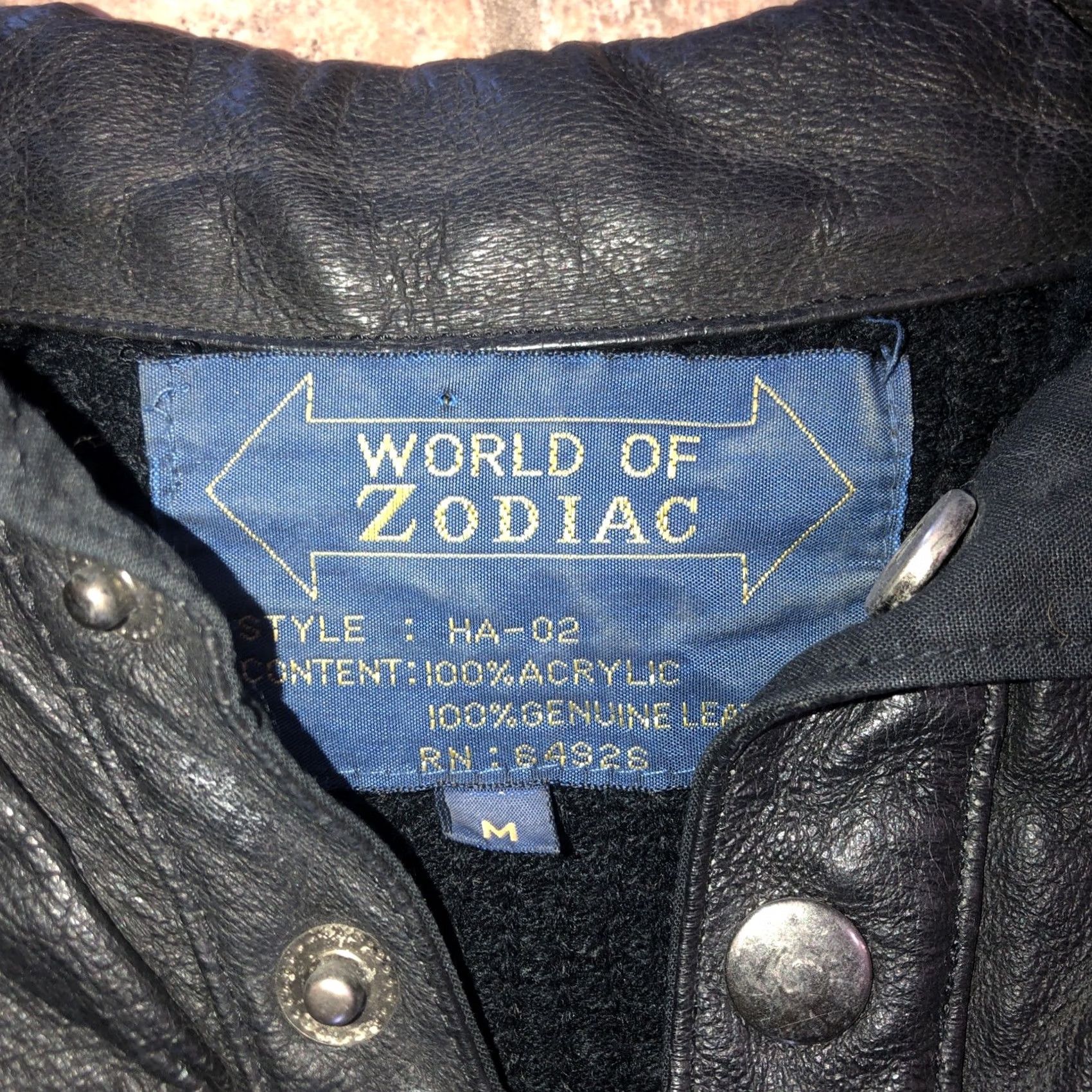 Vintage VINTAGE World Of Zodiac Leather and ACRYLIC Pullover Sweater Mens Size M Black Mens Pullover Sweater Size US M / EU 48-50 / 2 - 3 Thumbnail