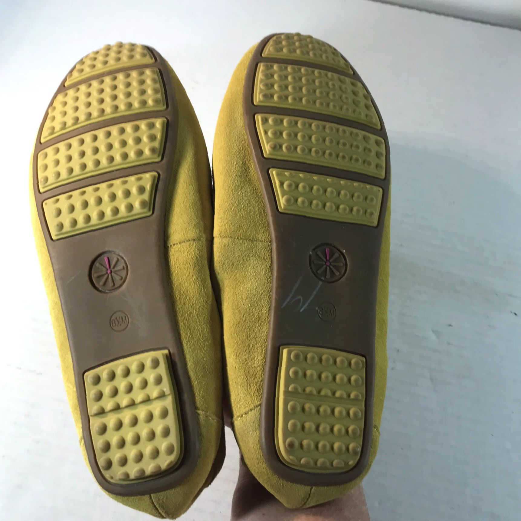 Isaac Mizrahi Isaac Mizrahi Women's Loafers Yellow Suede Slip On Flat Size 8.5 M Casual Dressy Size US 8.5 / IT 38.5 - 4 Thumbnail
