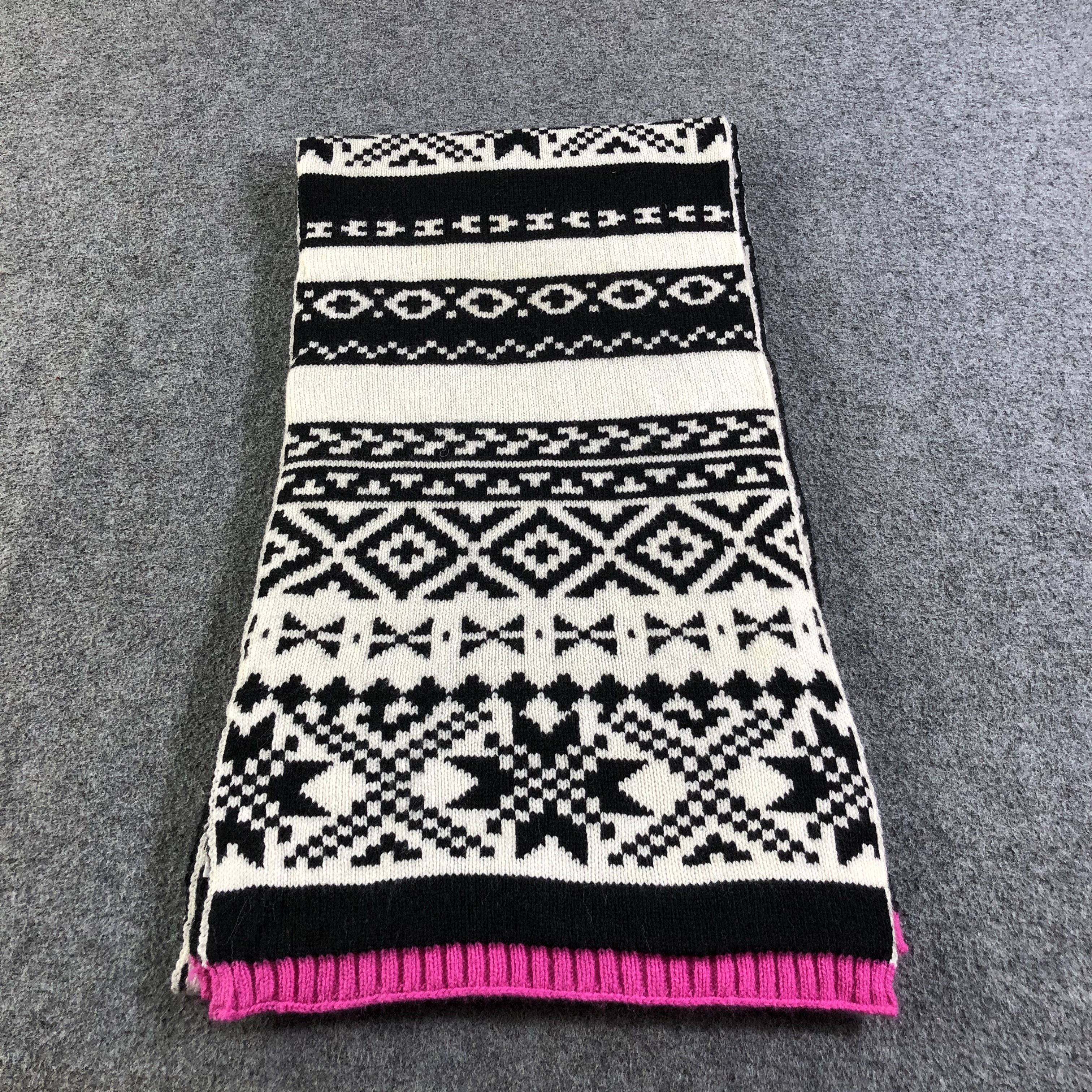 Gap GAP Native Design Wool Scarf Muffler V1350 Size ONE SIZE - 2 Thumbnail
