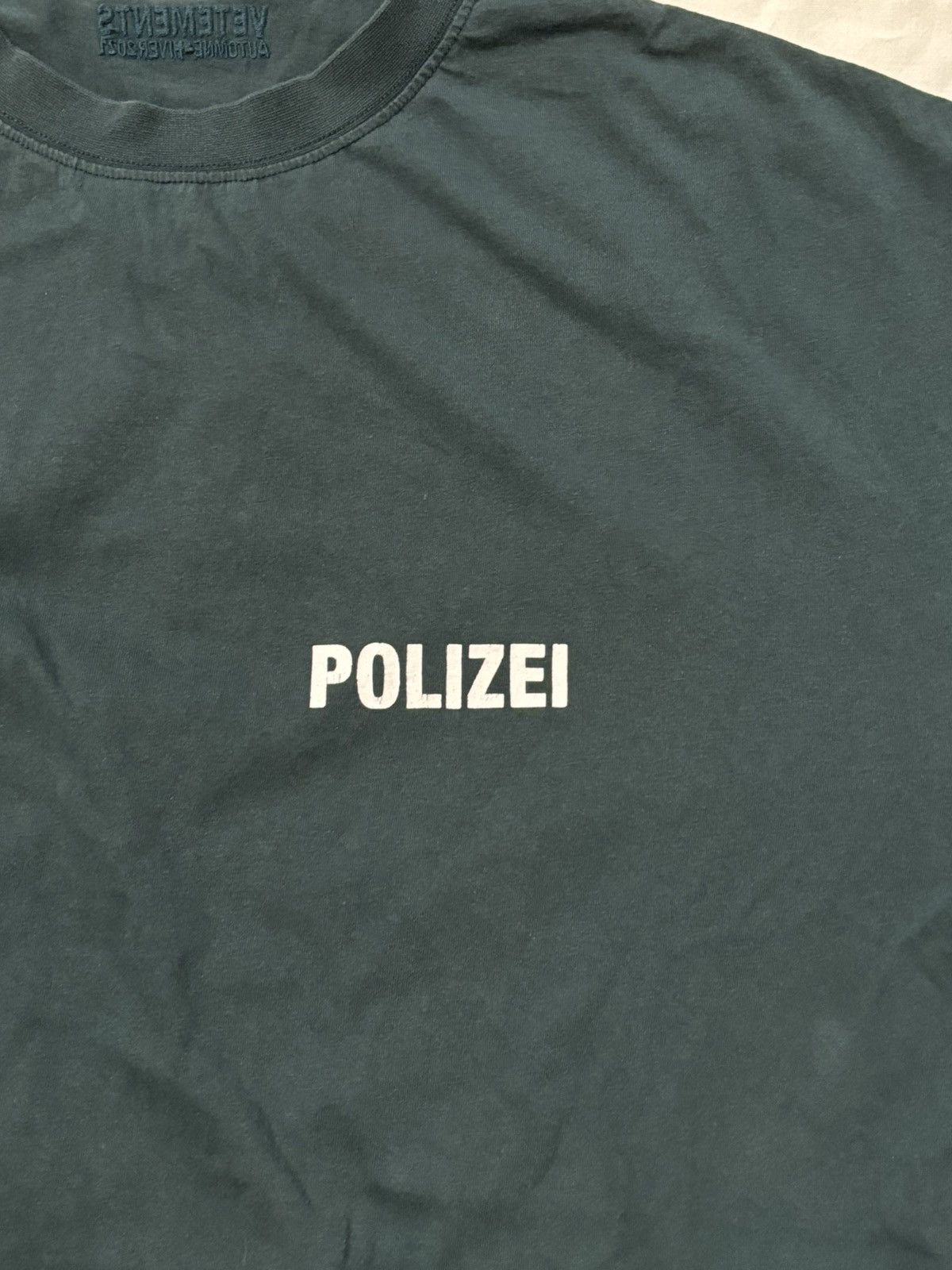 Vetements Vetements Polizei T-shirt Size US S / EU 44-46 / 1 - 5 Thumbnail