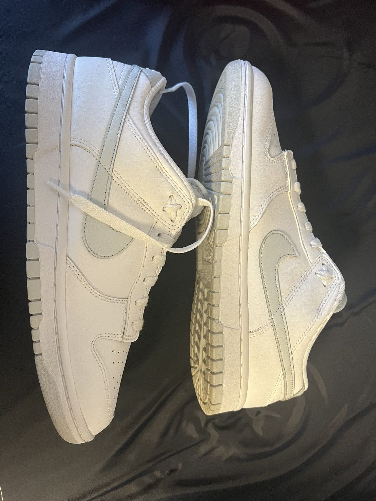 Nike Nike low top dunks Size US 11 / EU 44 - 3 Thumbnail