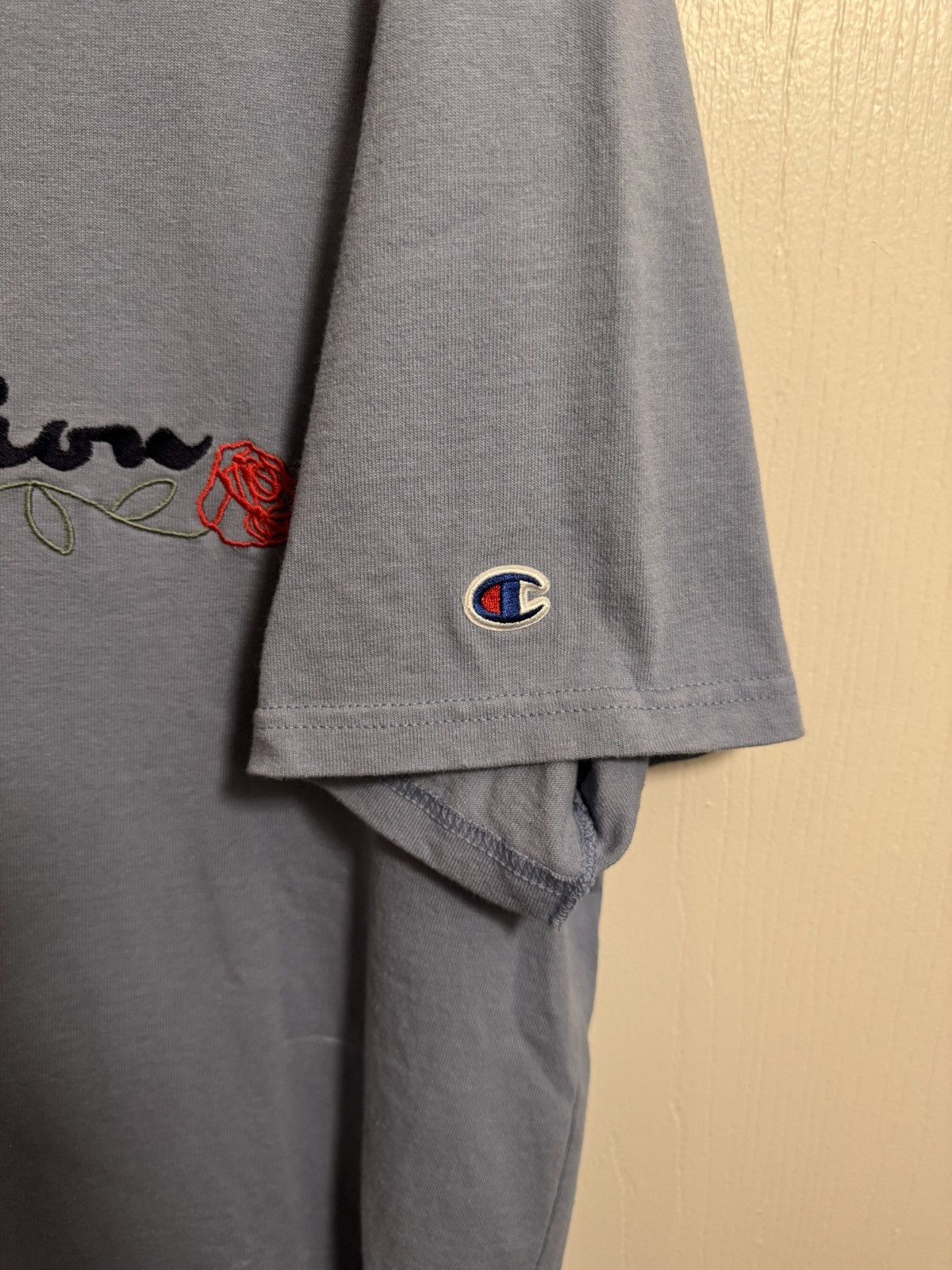 Champion Champions Embroidered Rose T-Shirt Size US XL / EU 56 / 4 - 2 Thumbnail