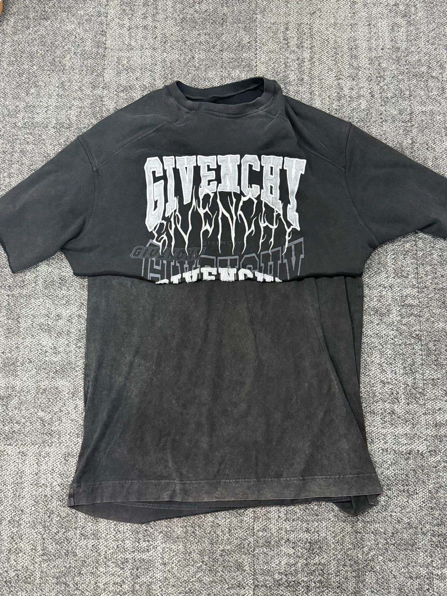 Givenchy Givenchy Black Short Sleeve T-Shirt M Size US M / EU 48-50 / 2 - 1 Thumbnail