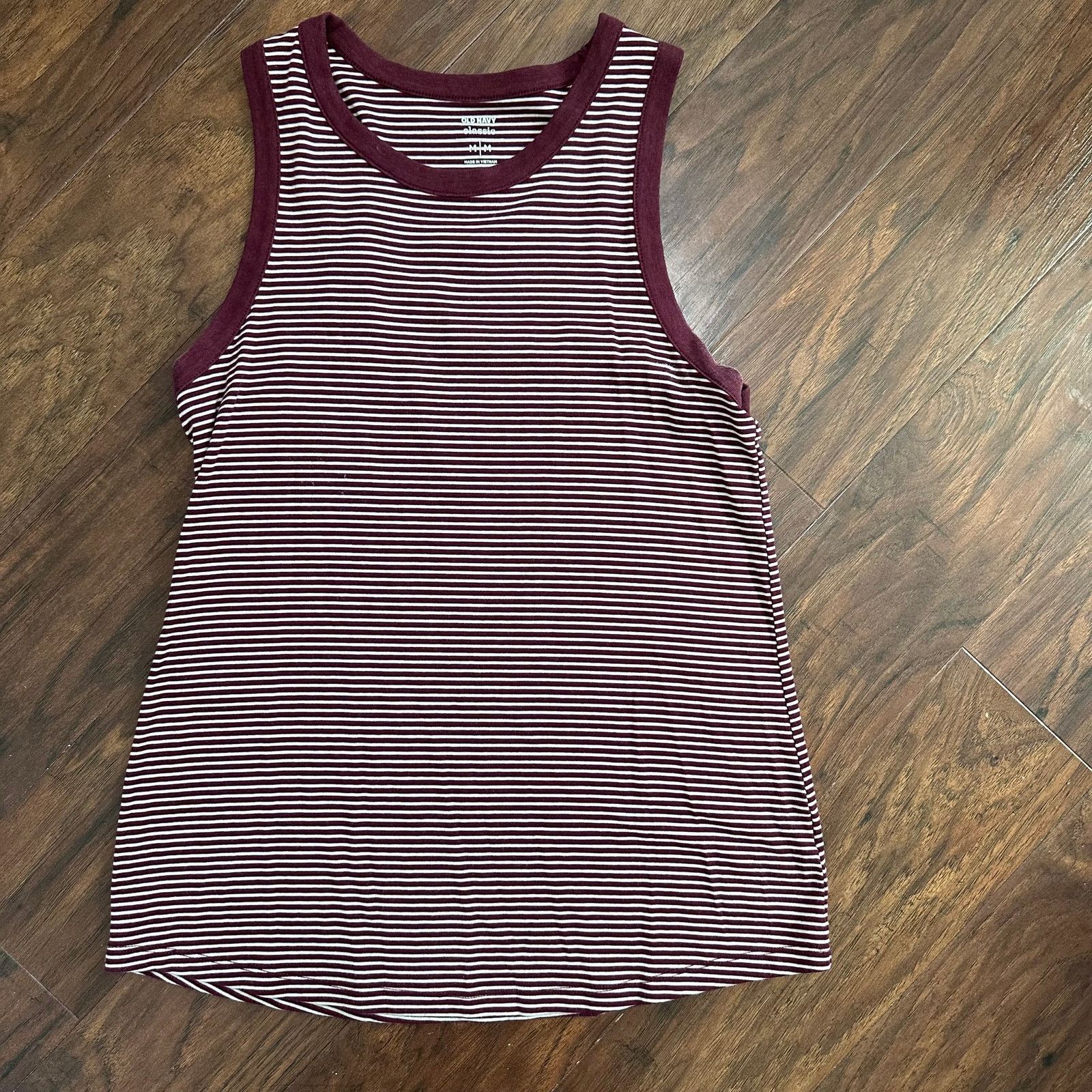 Old Navy Old Navy Classic Tank Top Size Medium Size M / US 6-8 / IT 42-44 - 1 Thumbnail