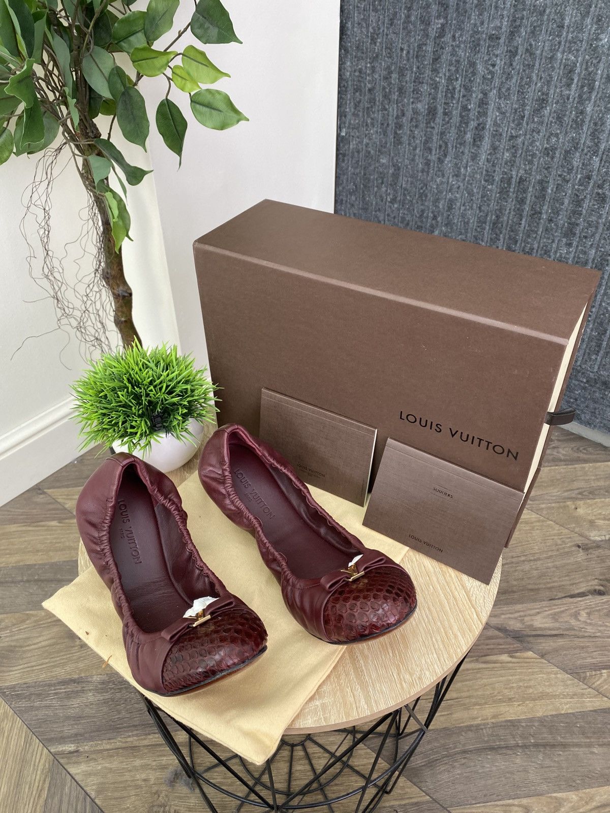 Louis Vuitton Vintage Louis Vuitton Maroon Leather Reptile Ballet Flats Size US 9 / IT 39 - 2 Thumbnail