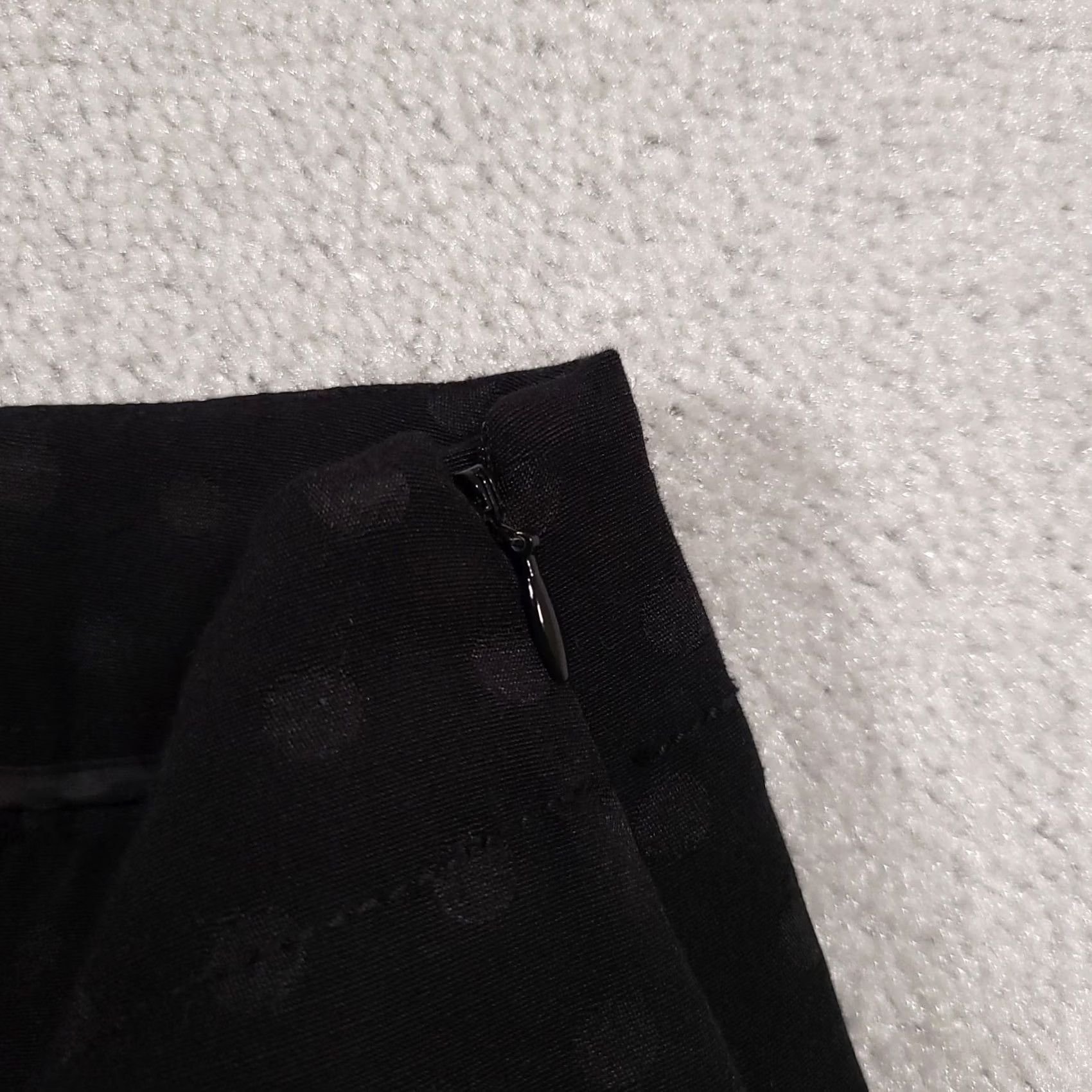 Talbots VINTAGE Talbots Heritage Pants Womens Petite 12P Black Polka Dot Side Zip Hemmed Capri Pants Capris Polka Dot Black 12P Womens Size 34" / US 12 / IT 48 - 4 Thumbnail