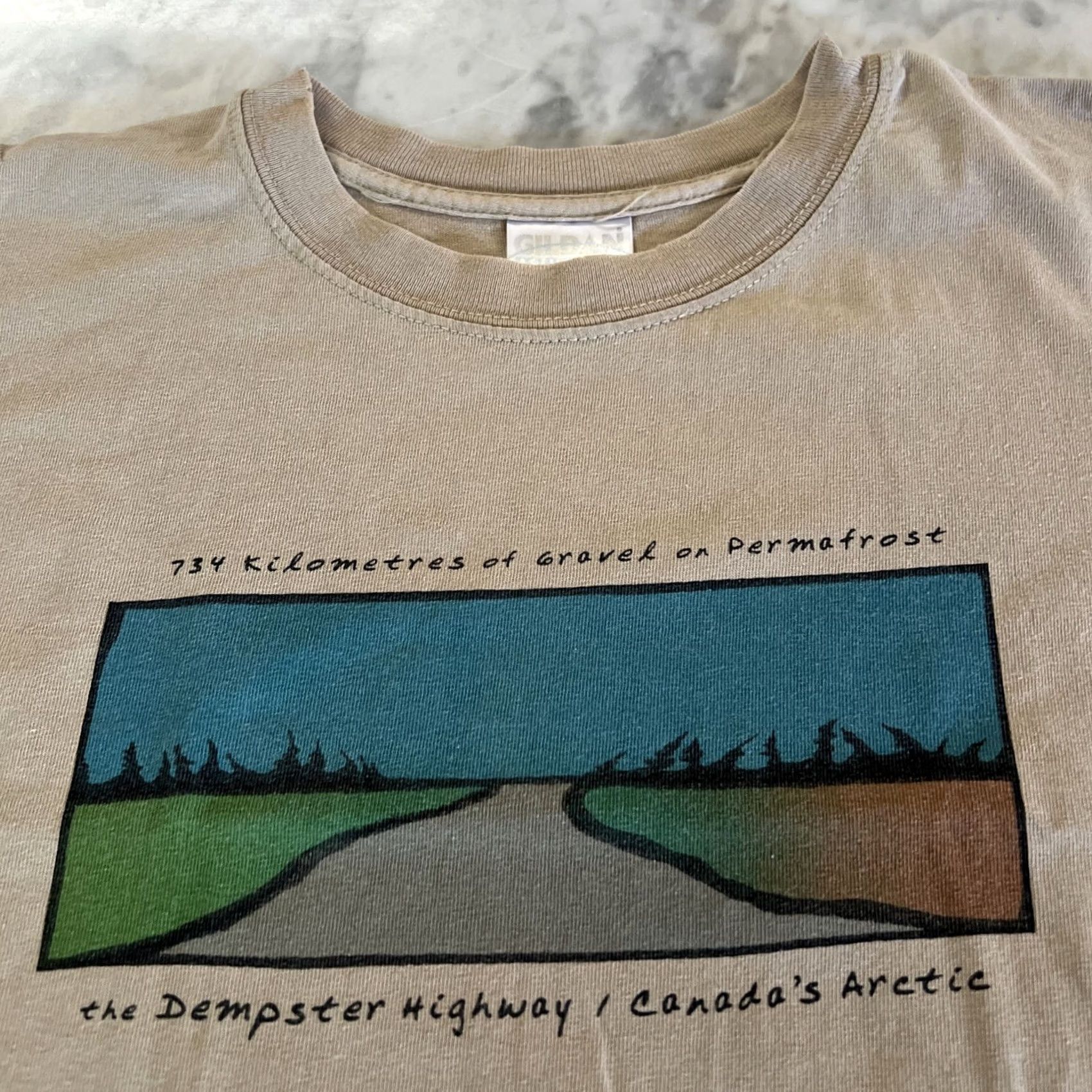 Gildan VINTAGE Gildan T-Shirt Dempster Highway Canada’s Arctic Graphic Travel Shirt Large Brown Mens Regular Short Sleeve Crew Neck Size US L / EU 52-54 / 3 - 2 Thumbnail
