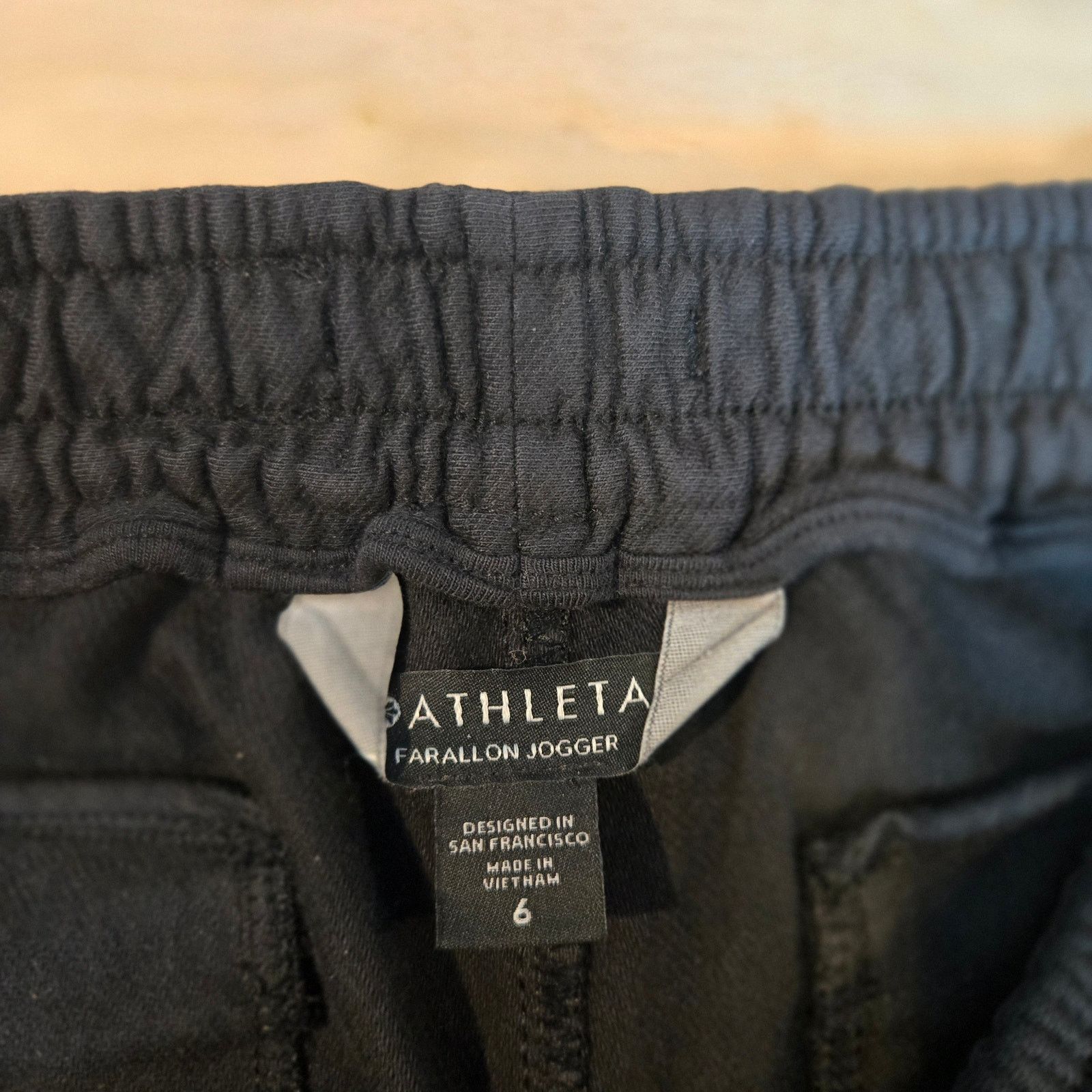 Athleta Athleta Farallon Jogger black sz 6 Size 28" / US 6 / IT 42 - 3 Thumbnail