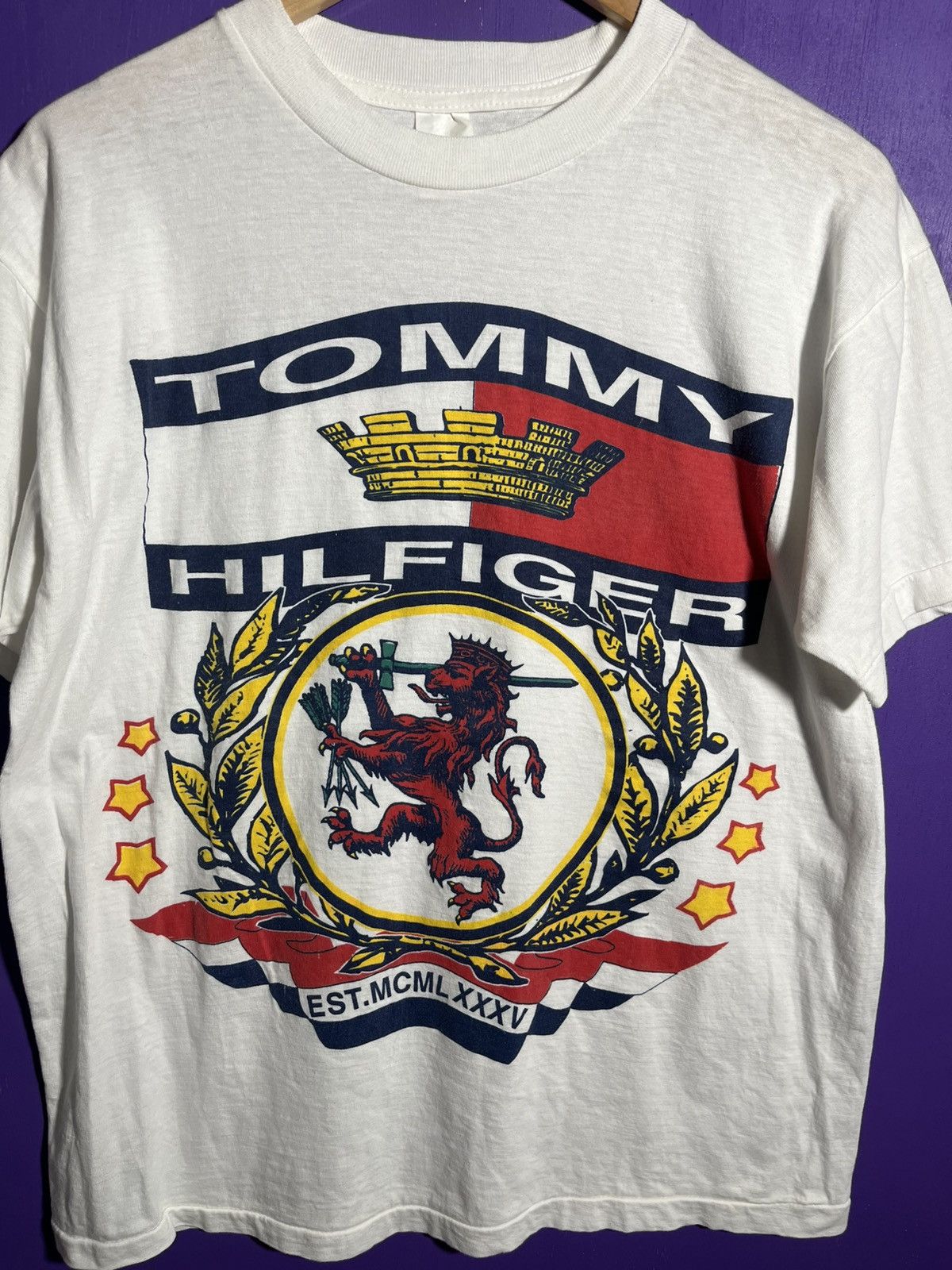 Vintage Vintage 90s bootleg Tommy Hilfiger crest logo t-shirt Size US L / EU 52-54 / 3 - 3 Thumbnail