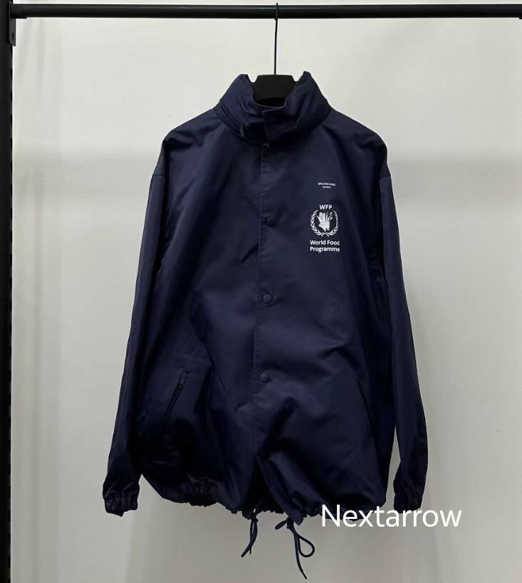 Balenciaga BALENCIAGA FW18 WFP co branded printed logo j 2412-Nextarrow Size US S / EU 44-46 / 1 - 1 Thumbnail