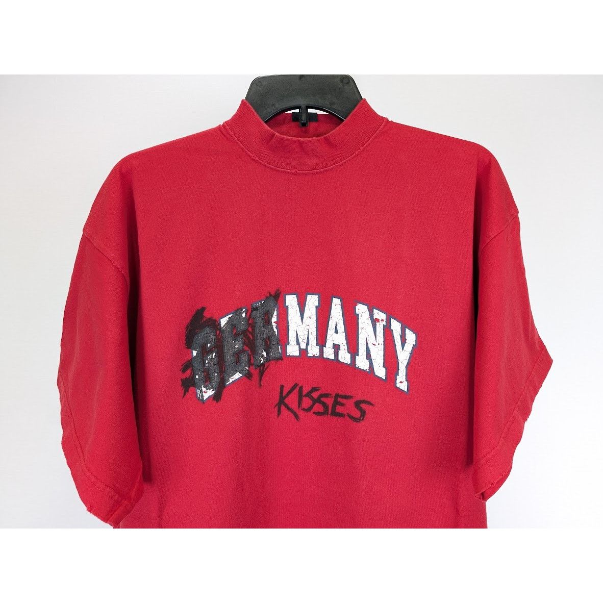 Balenciaga o1rshd1 Oversizes Fit Many Kisses Tee T-Shirt in Red Size US S / EU 44-46 / 1 - 4 Thumbnail